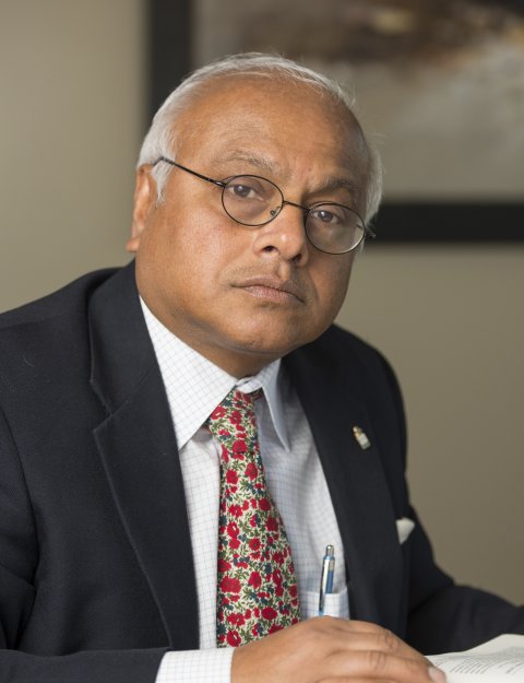El doctor Salim Yusuf, cardiólogo y epidemiólogo canadiense, nacido en India en 1952, entre sus muchos hitos científicos, lideró las tres fases del estudio HOPE que abrió la puerta a los tratamientos con polipíldoras 