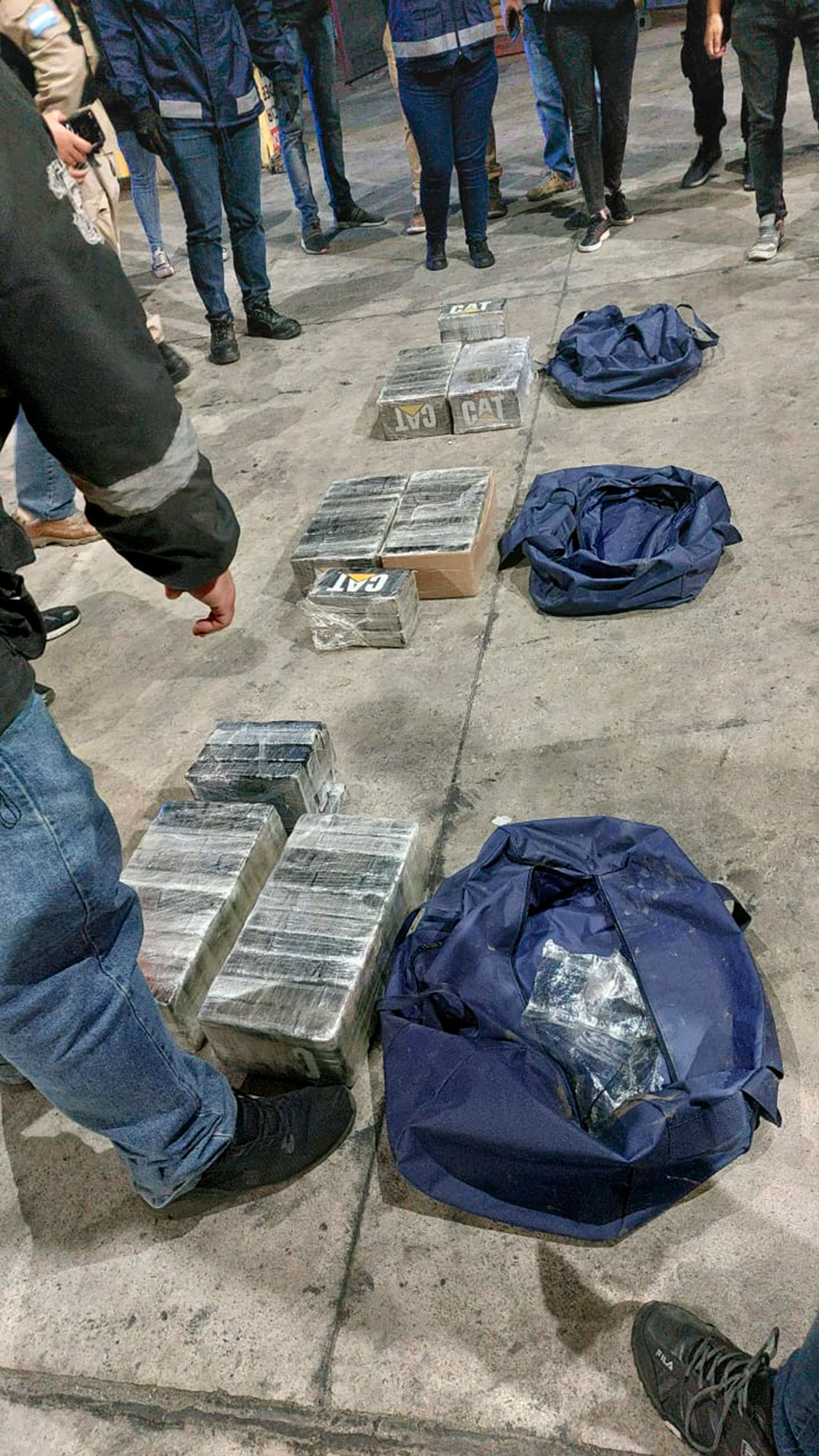 La droga estaba distribuida en 73 panes