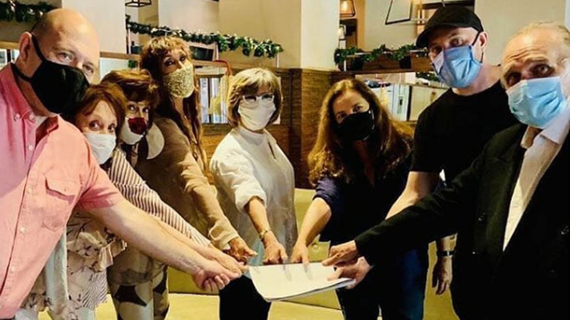 Brujas 2021: con María Leal y Sandra Mihanovich, el elenco sella su compromiso para una nueva versión del clásico teatral (Foto: Instagram)