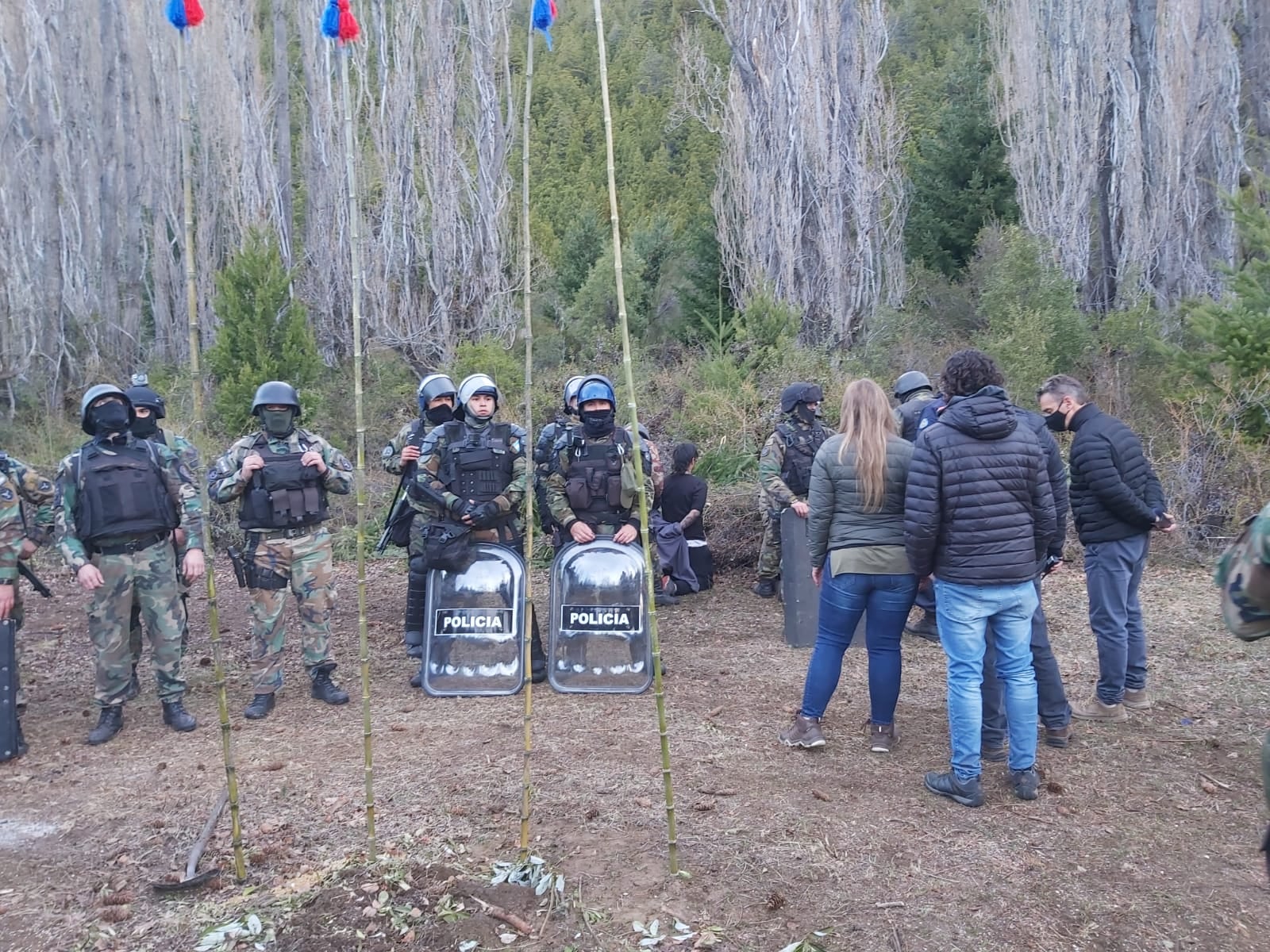 Bariloche: restituyeron a su propietario un campo que había sido tomado por una comunidad mapuche