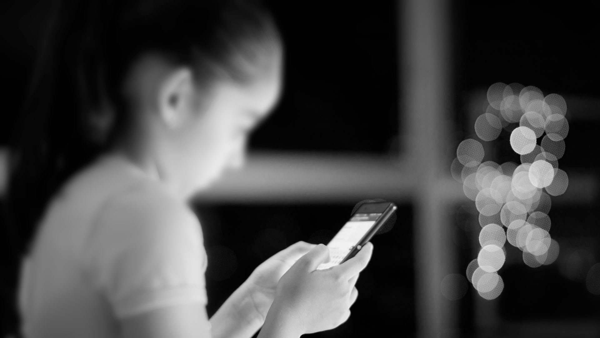 Una nena de 10 años, víctima de acoso sexual a través del celular (Shutterstock)