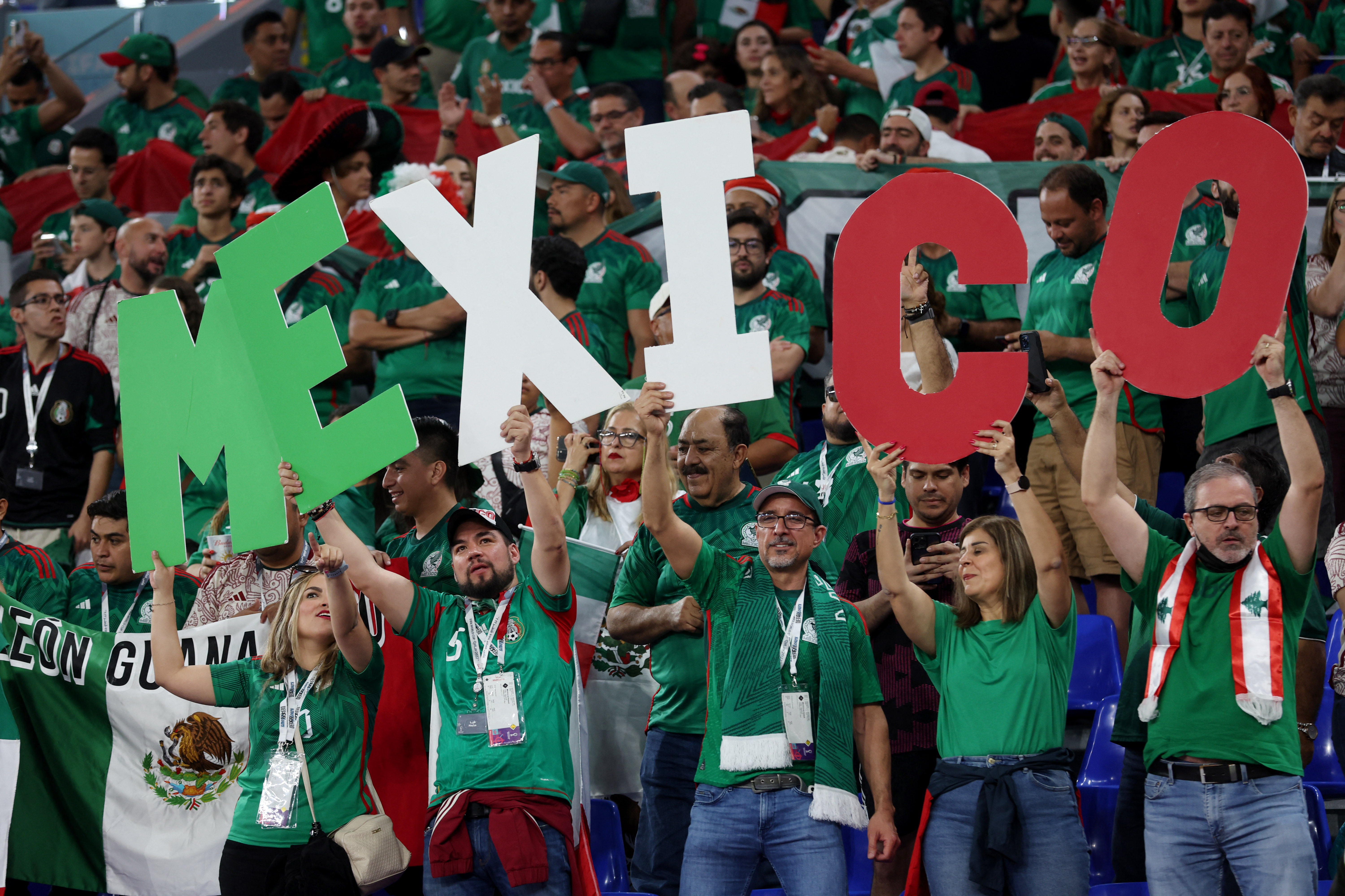 México tiene una de las aficiones más numerosas del torneo (Foto: Reuters)