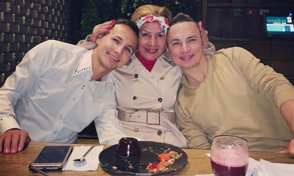 En la imagen, Mauricio Leal, su madre Marleny Hernández, y su hermano, Jhonier Leal. Foto: Instagram Mauricio Leal