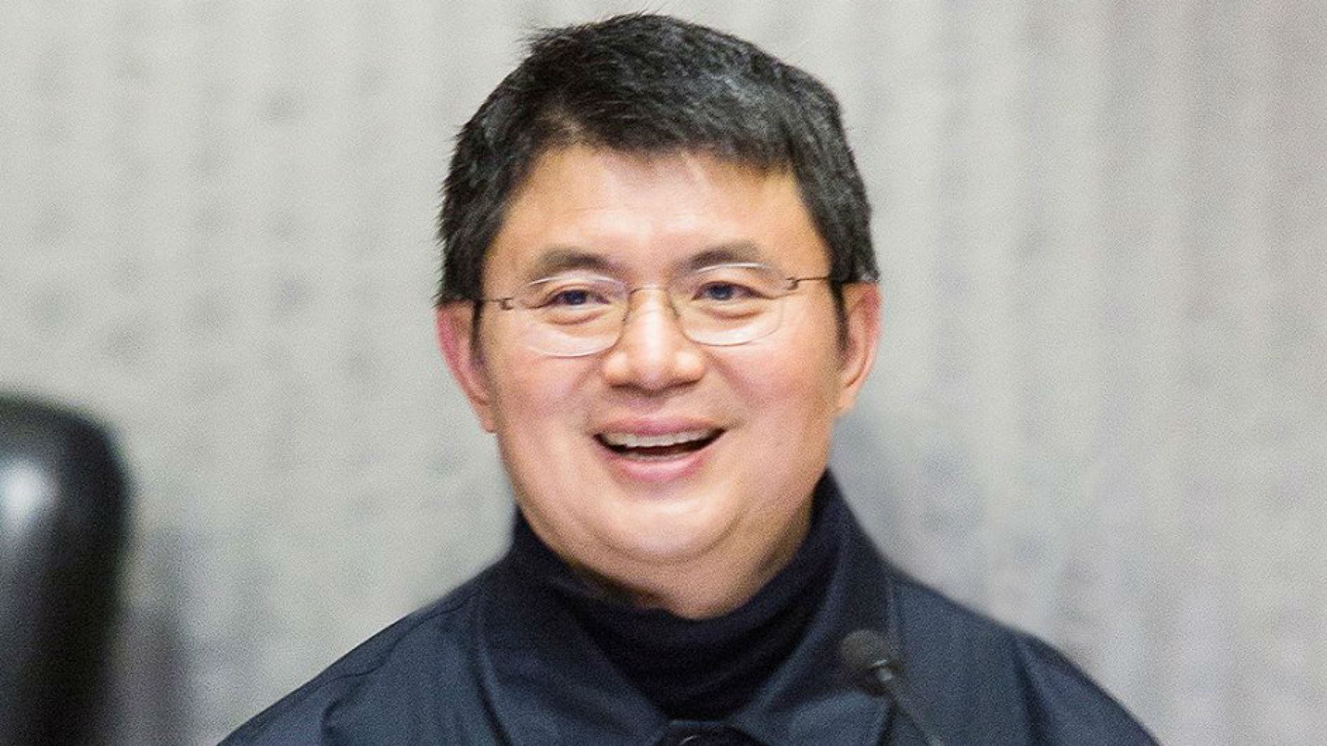 Un magnate chino-canadiense secuestrado en Hong Kong por agentes del régimen de Xi Jinping fue condenado a 13 años de prisión y una multa récord