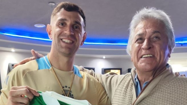 Su misterioso retiro del tenis se produjo tras un presunto robo, se convirtió en modelo y ahora deslumbró en el Festival de Cine en Venecia