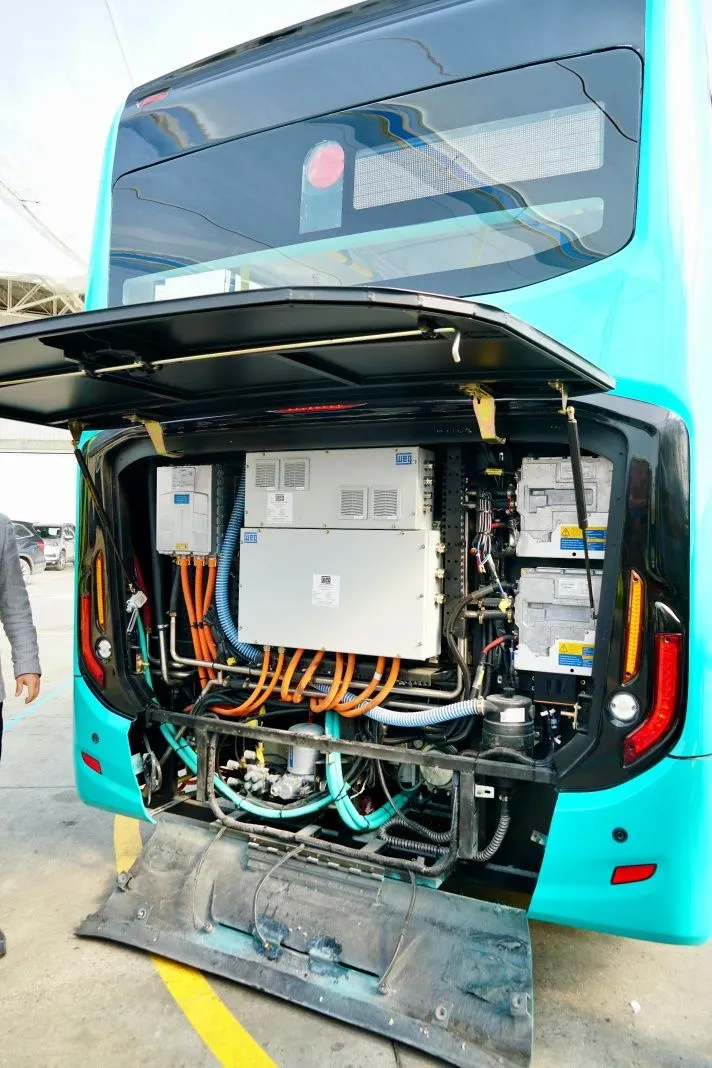 Vista de la pila del bus de hidrógeno que operará en Bogotá.(Revista Motor).