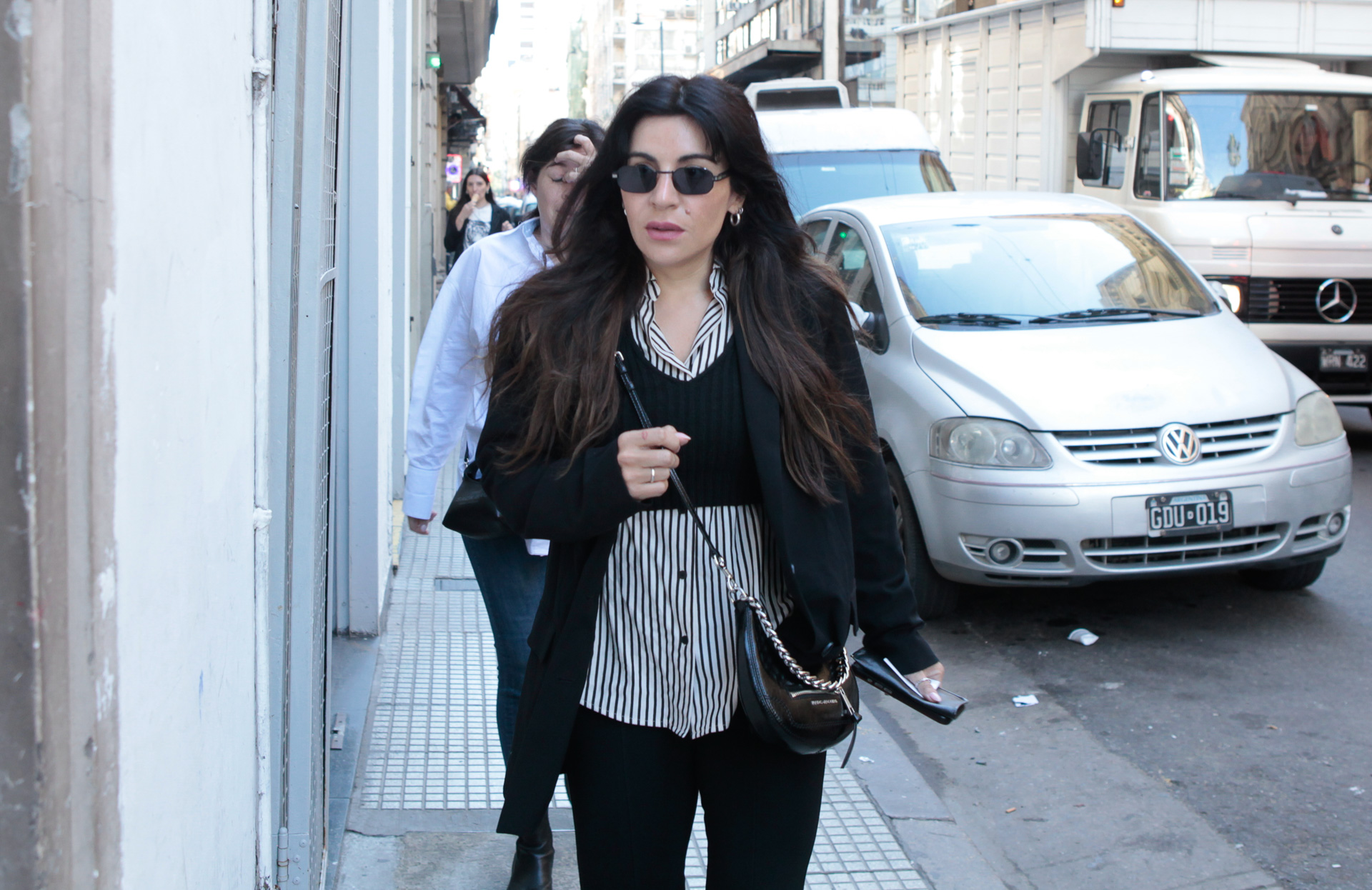 Una luchadora mostró cómo le quedó el brazo tras sufrir múltiples mordeduras de su rival durante el combate: “Dejaré que las marcas hablen”