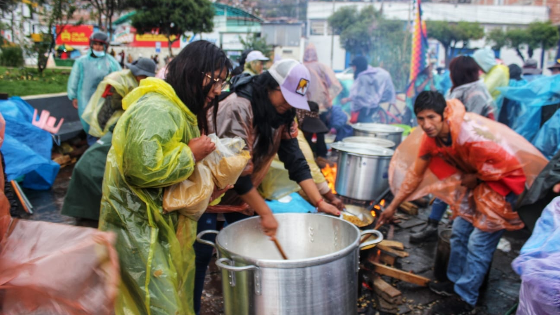 Organizan ollas comunes para manifestantes
Foto: Wilson Chilo/Wayka