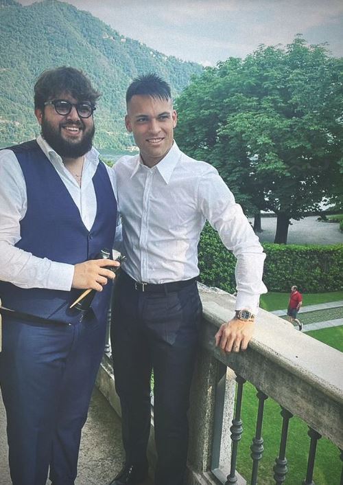 Lautaro Martínez junto a su peluquero, minutos antes de la fiesta de casamiento