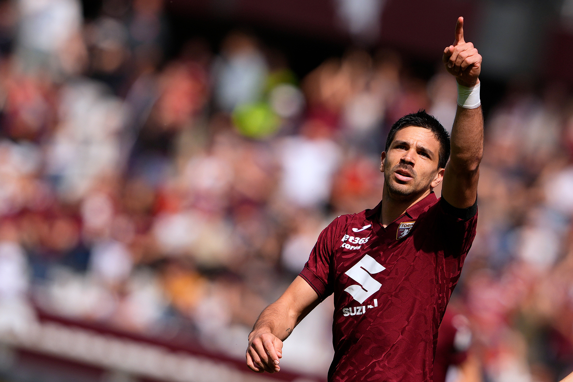 La marca de Maradona y Cristiano Ronaldo que rompi&oacute; Giovanni Simeone, mientras suena para regresar a River Plate