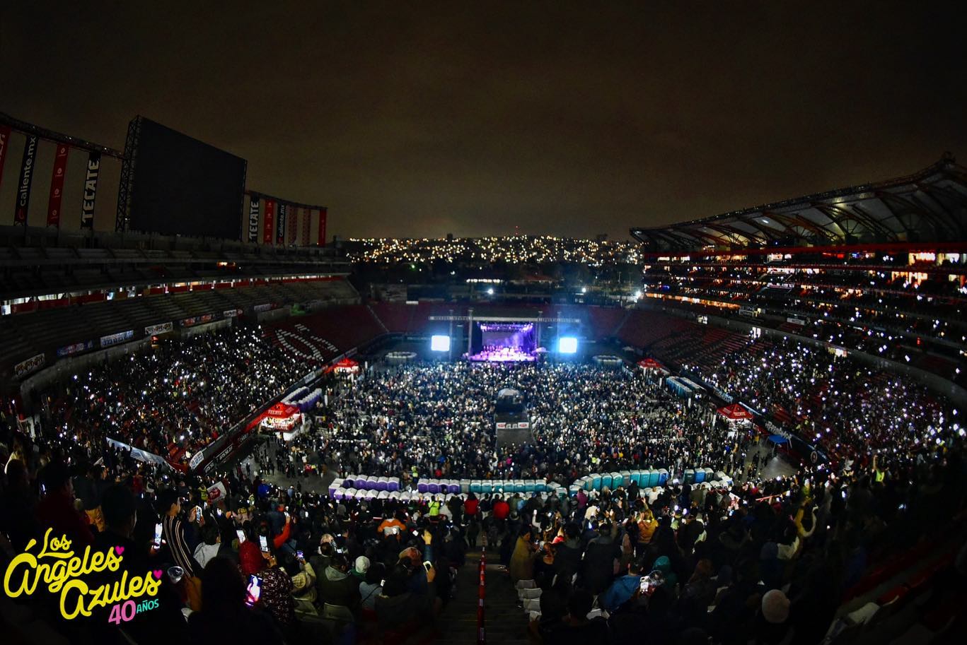 Fotos vía Instagram de Los Ángeles Azules en el concierto de Tijuana.