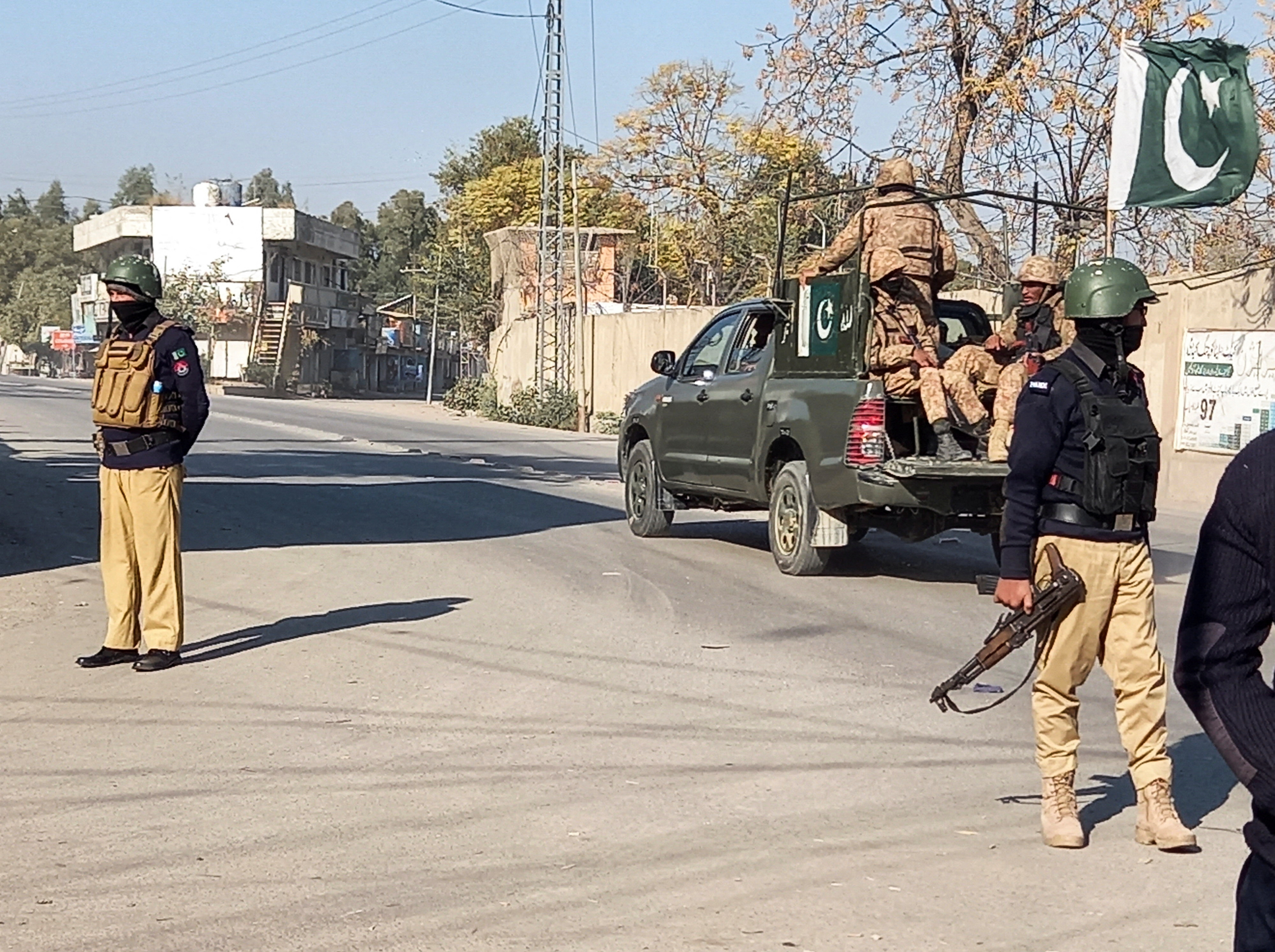 El Ejército de Pakistán recuperó la cárcel tomada por terroristas: murieron 25 milicianos y un rehén