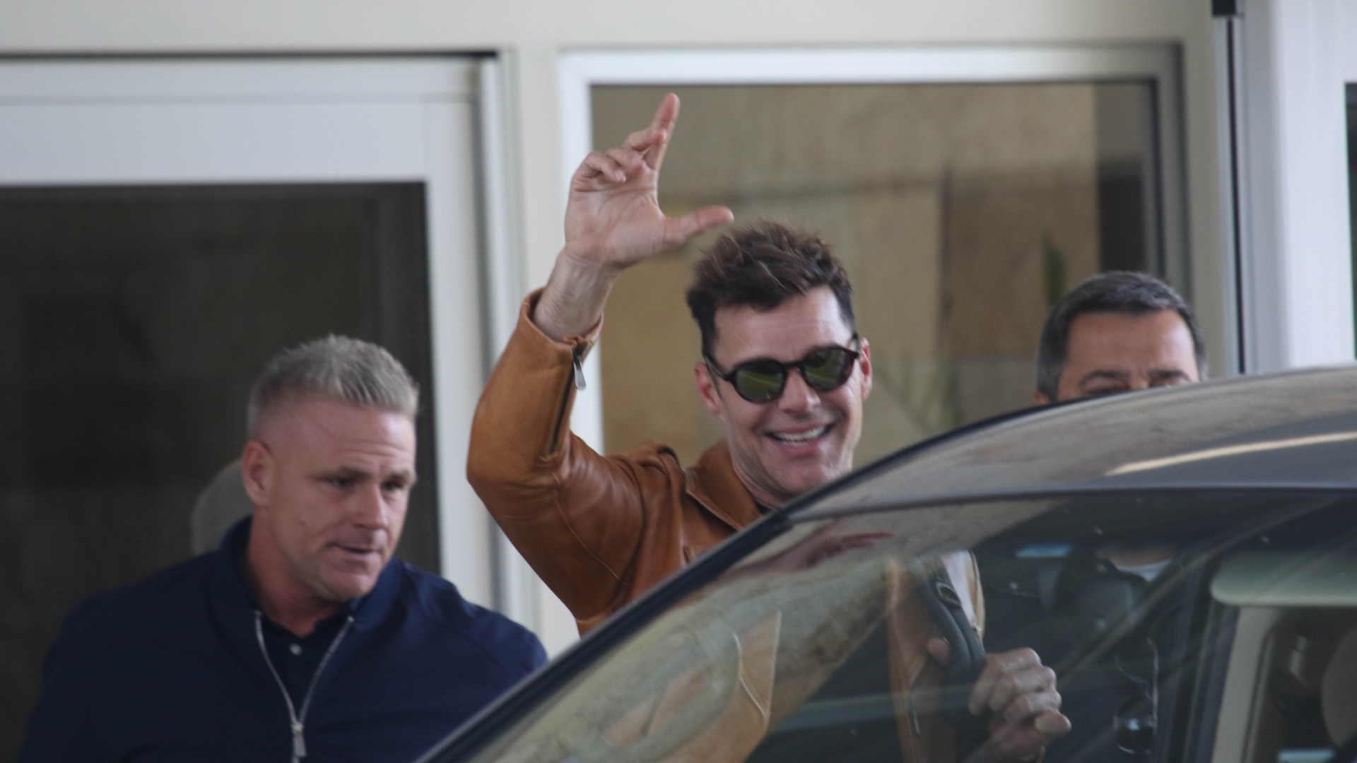 Ricky Martin llegó a la Argentina: avión privado y selfies con sus fans