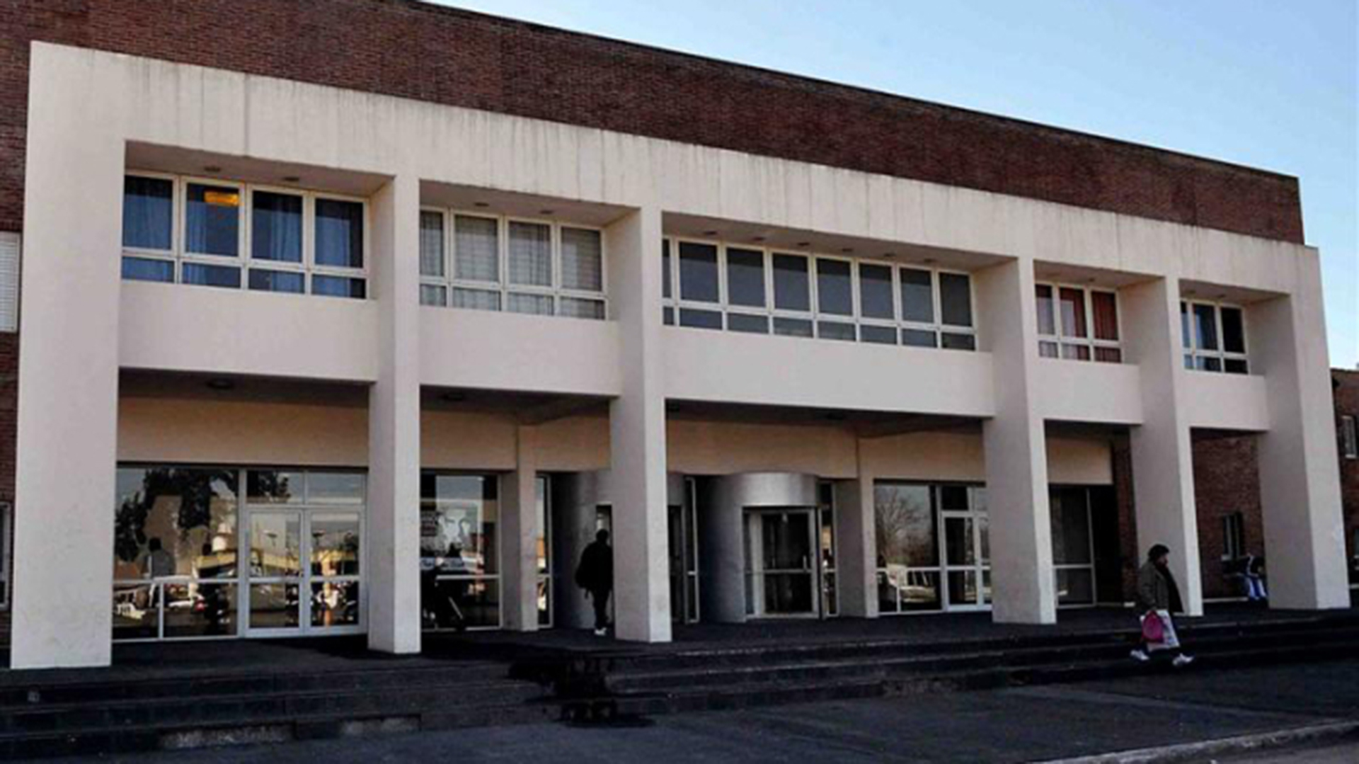 Una joven lucha por su vida luego de haber sido baleada en la cabeza durante un tiroteo en Gonz&aacute;lez Cat&aacute;n 