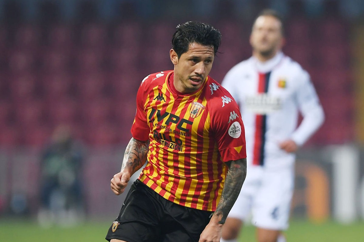 Gianluca Lapadula aún pertenece al Benevento a la espera de conocer su futuro. | Foto: Getty Images