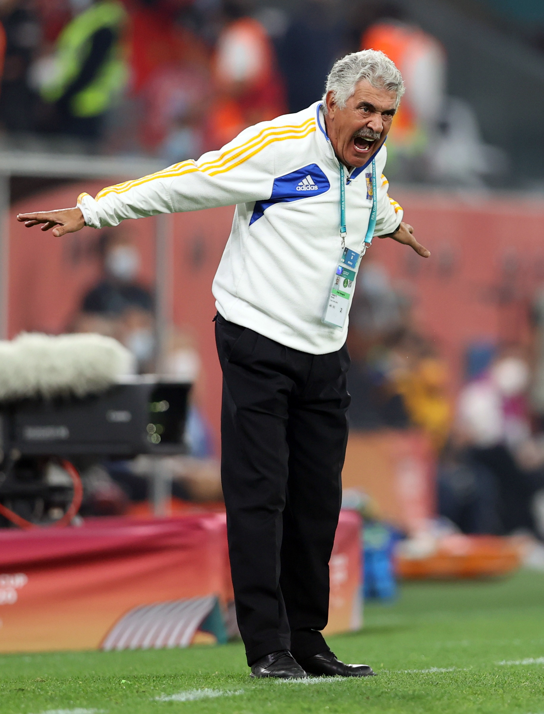 Ricardo Ferretti, director técnico de Tigres. Estadio Ciudad de la Educación en Rayán, Catar.