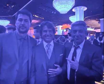 Ricardo Darín y Santiago Mitre junto con Tom Cruise,. en una imagen subida por el director argentino (Foto: IG)