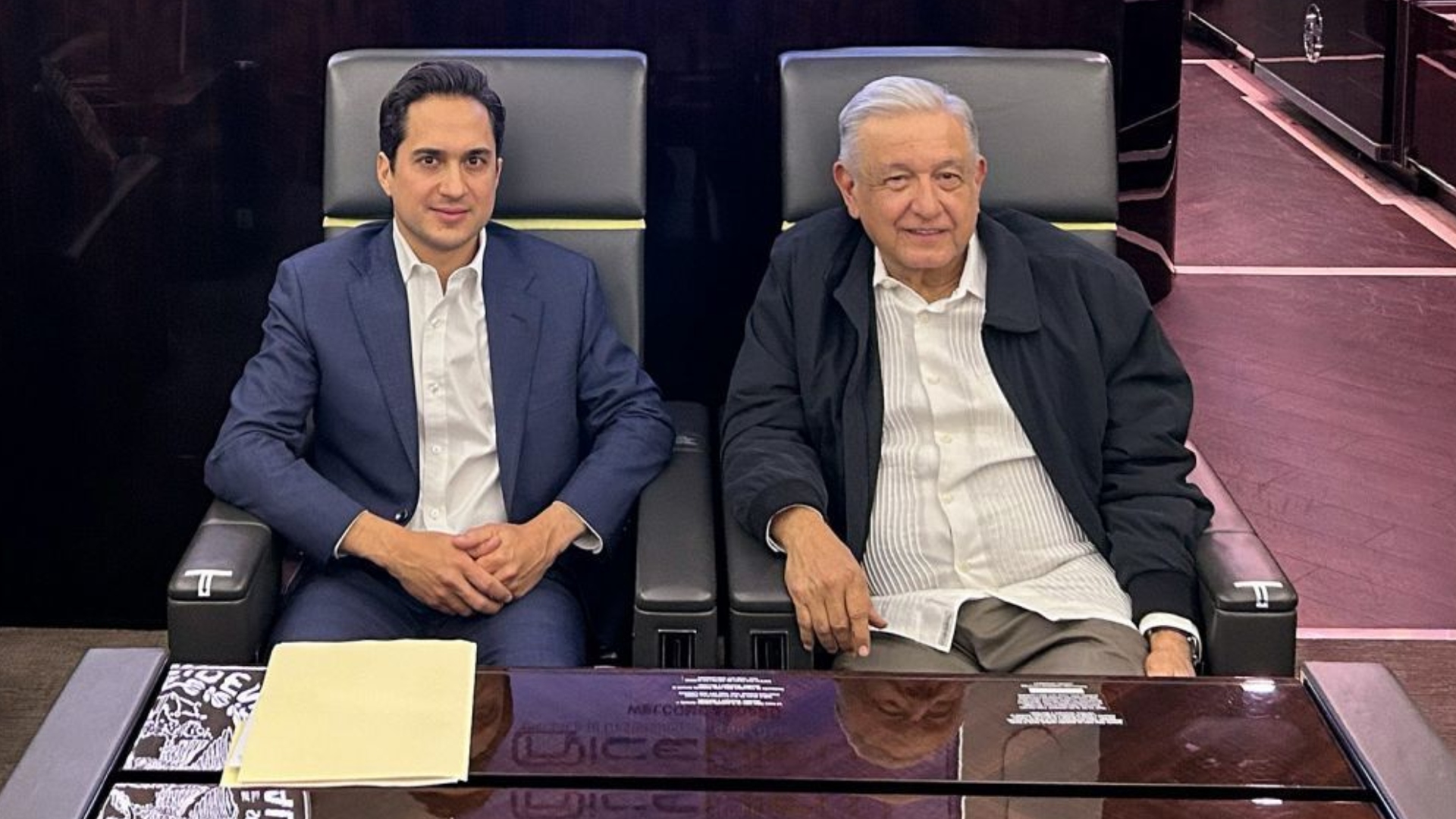 AMLO y el director de Banobras dieron detalles sobre la venta del avión. (Cuartoscuro)