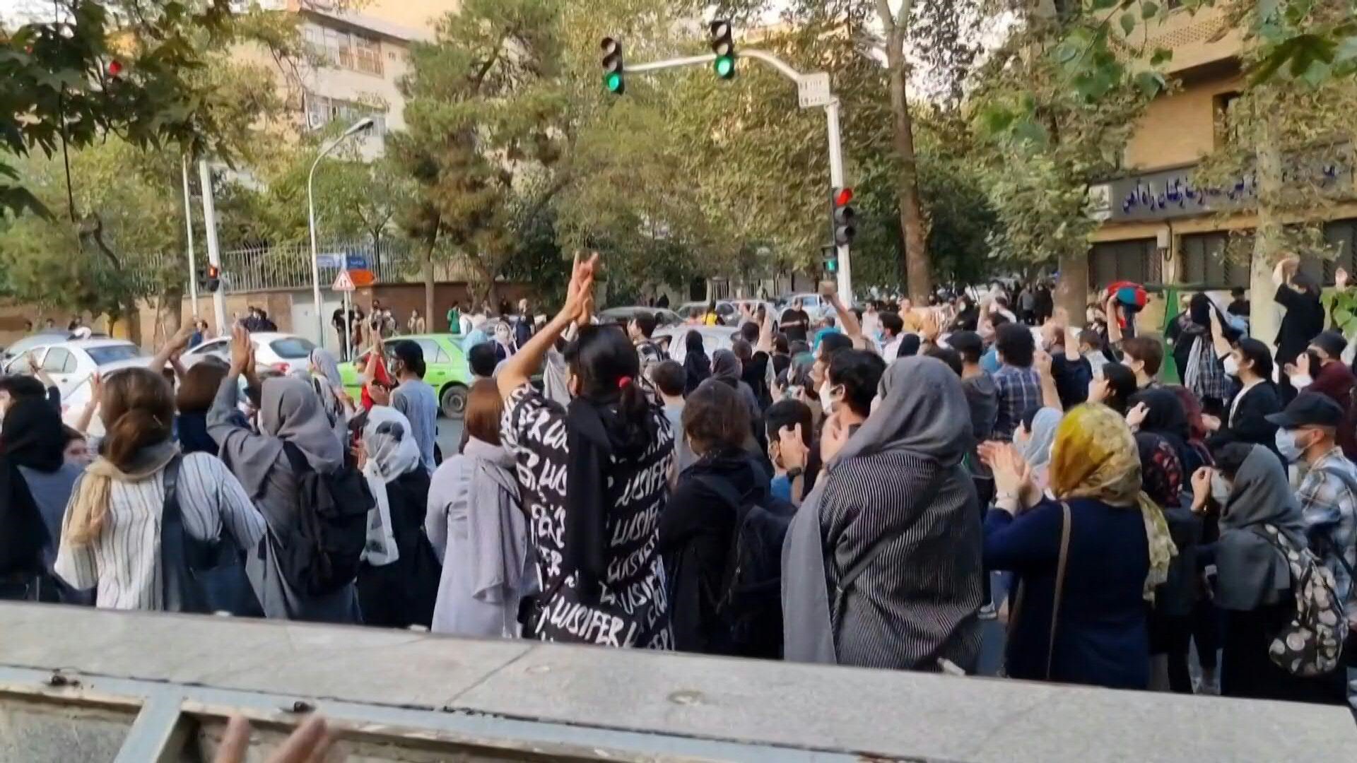 Autoridades en Irán advierten que no habrá "clemencia" con los manifestantes