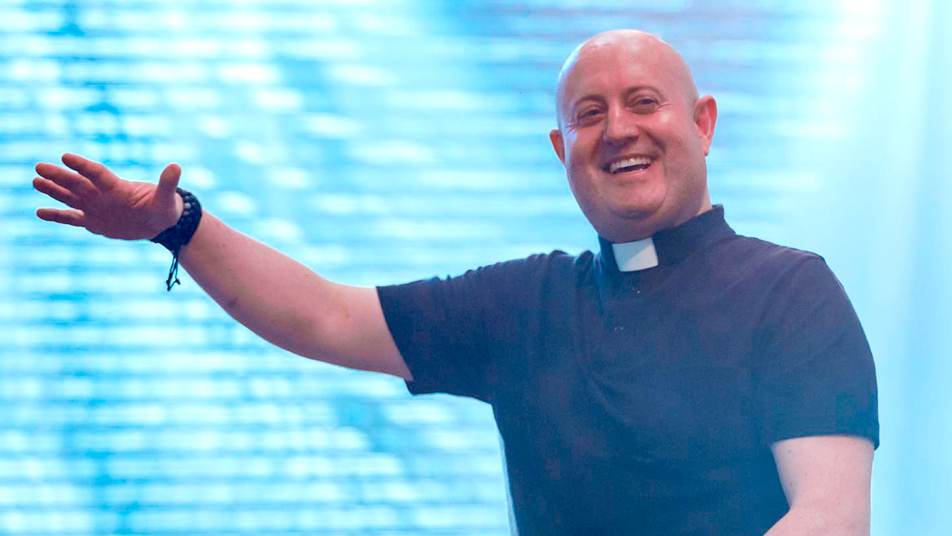 Qui&eacute;n es el padre Guilherme, el DJ y sacerdote que dar&aacute; un show gratuito en homenaje al Papa Francisco