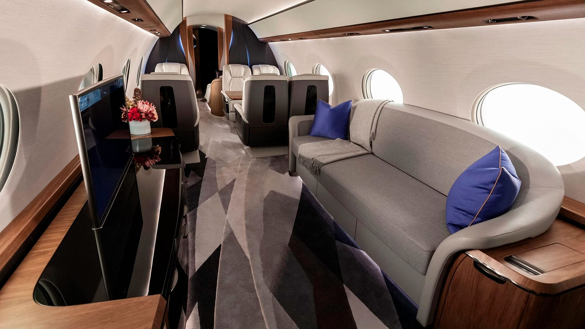 The modern aircraft contains up to 5 lounges that can be configured to suit the customer