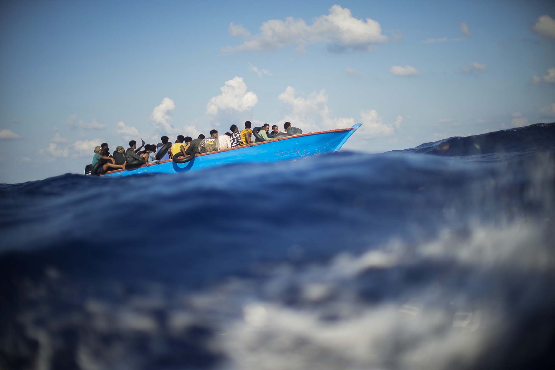 Decenas de embarcaciones cruzaron el Mediterráneo a lo largo del año con destino a Lampedusa. En muchos casos, se produjeron naufragios y muertes. 