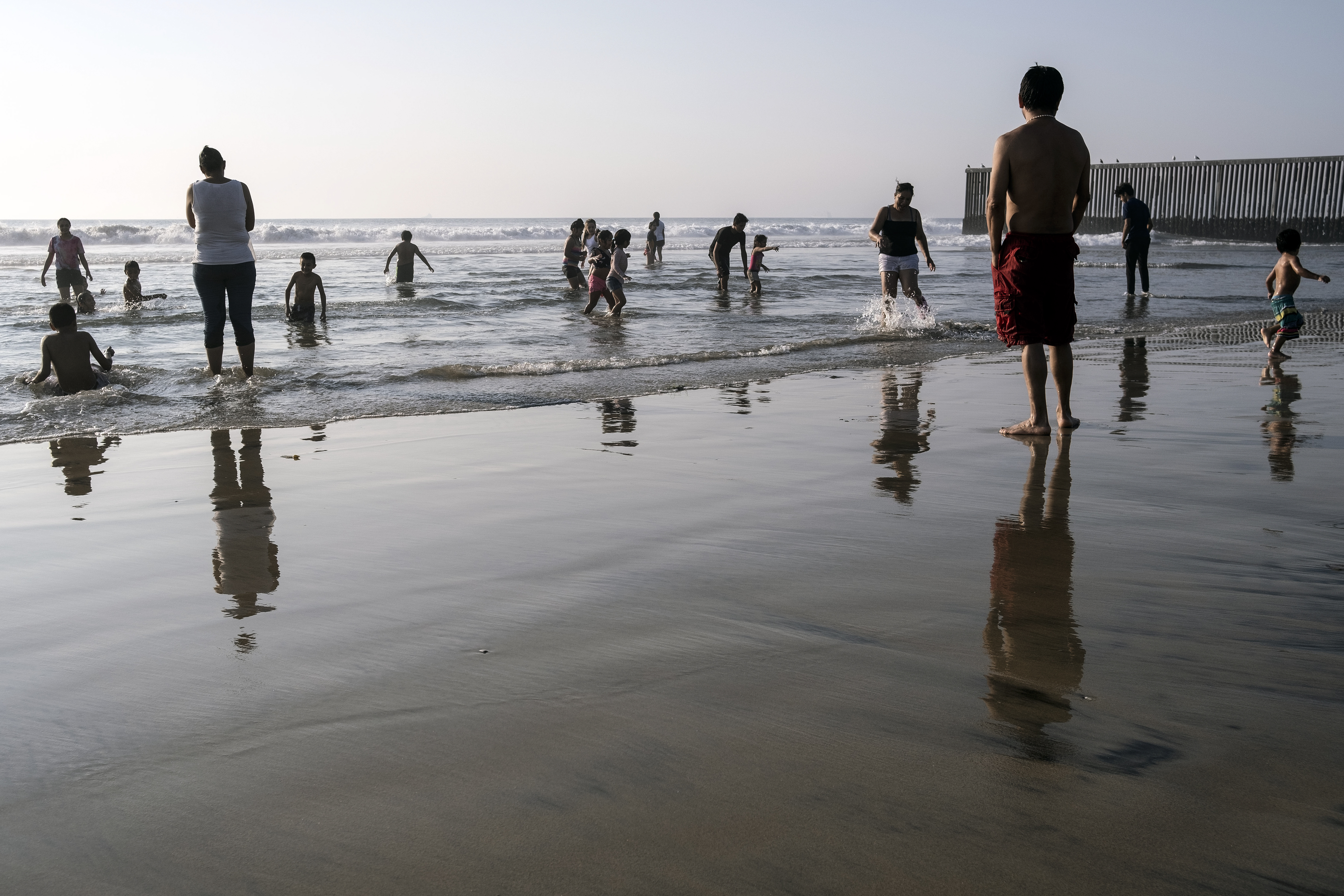Playas de Tijuana cerca de la frontera entre Estados Unidos y México en Tijuana, estado de Baja California, México, el 3 de octubre de 2020, en medio de la pandemia del coronavirus COVID-19.