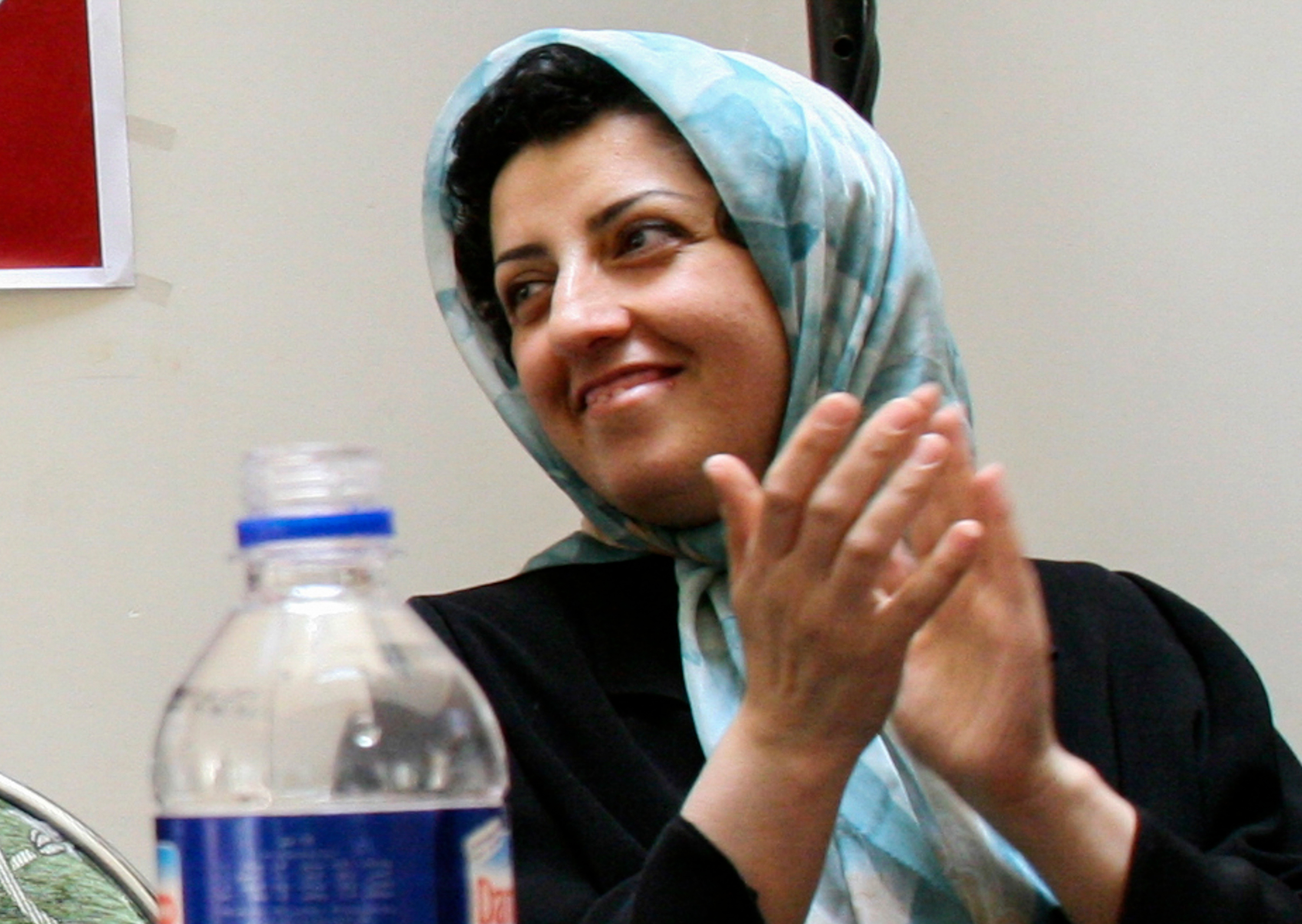 La vida de la Nobel de paz Narges Mohammadi corre peligro en una prisión iraní