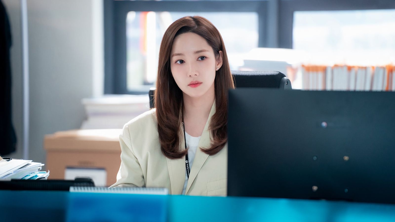Park Min-young protagoniza esta serie en el rol de la meteoróloga Jin Ha-kyung. (Netflix)