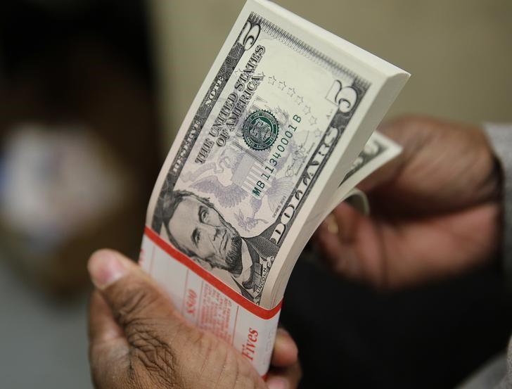 Dólar hoy: la cotización libre abrió estable a 292 pesos