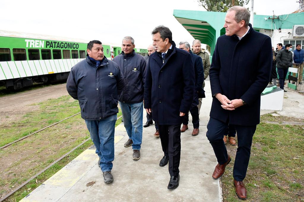 Sergio Massa visitó la Estación Viedma del Tren Patagónico, que une a la capital provincial con la ciudad de Bariloche