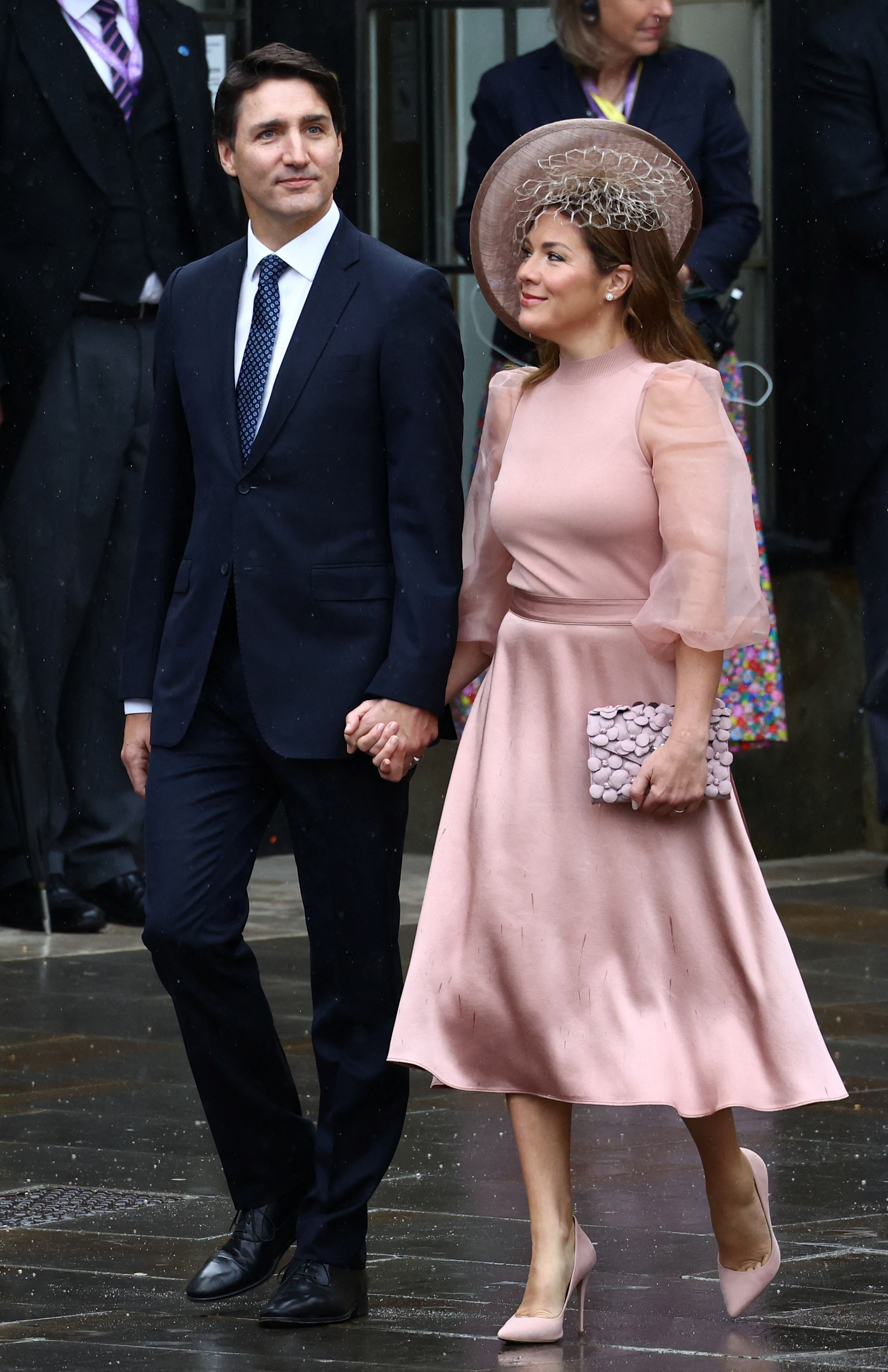 Justin Trudeau y su esposa Sophie arriban a la coronación. (REUTERS/Lisi Niesner)