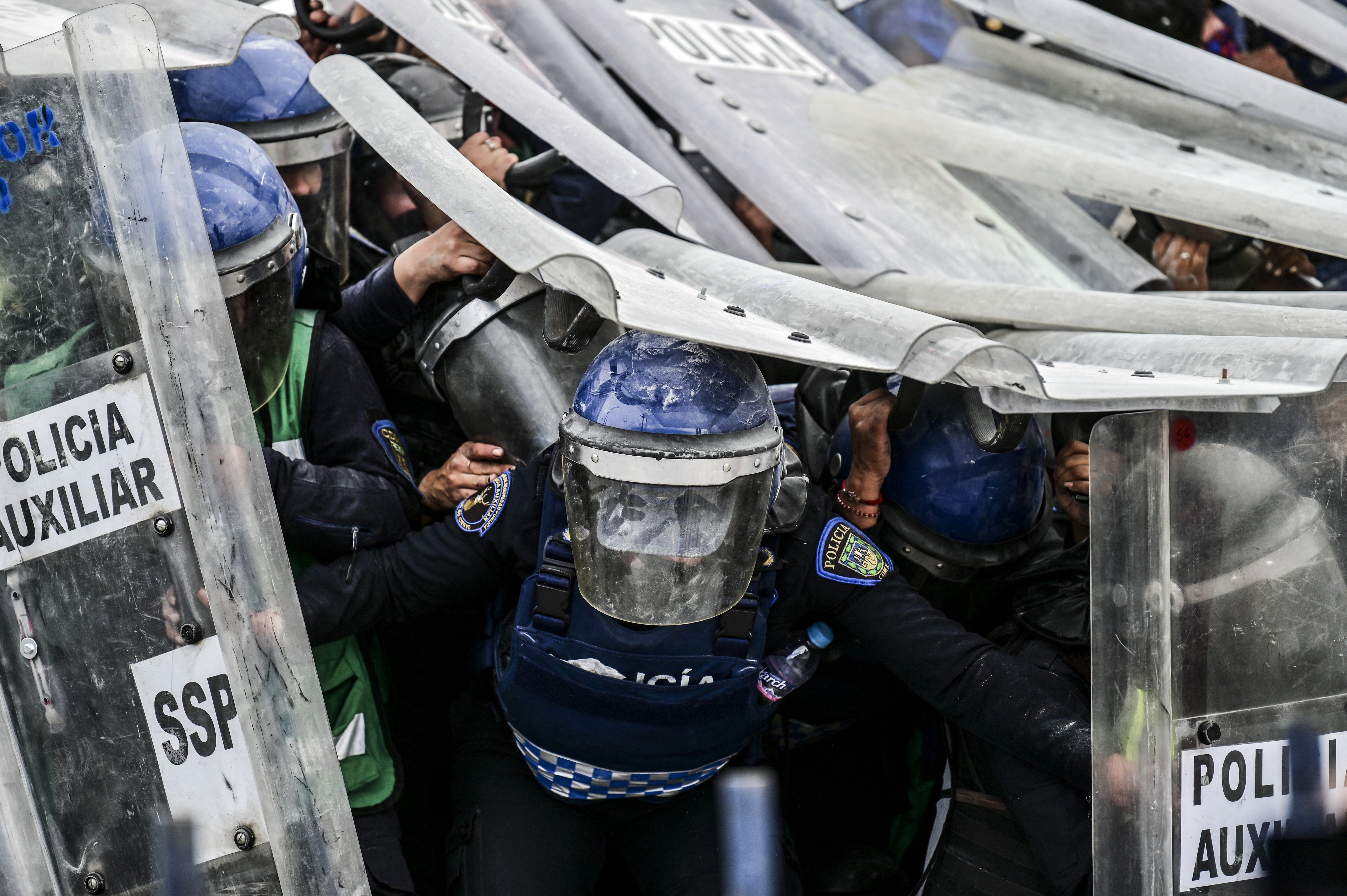 La SSC negó el uso de gas lacrimógeno en las manifestaciones del Día Internacional de la Mujer (Foto: Pedro Pardo / AFP)