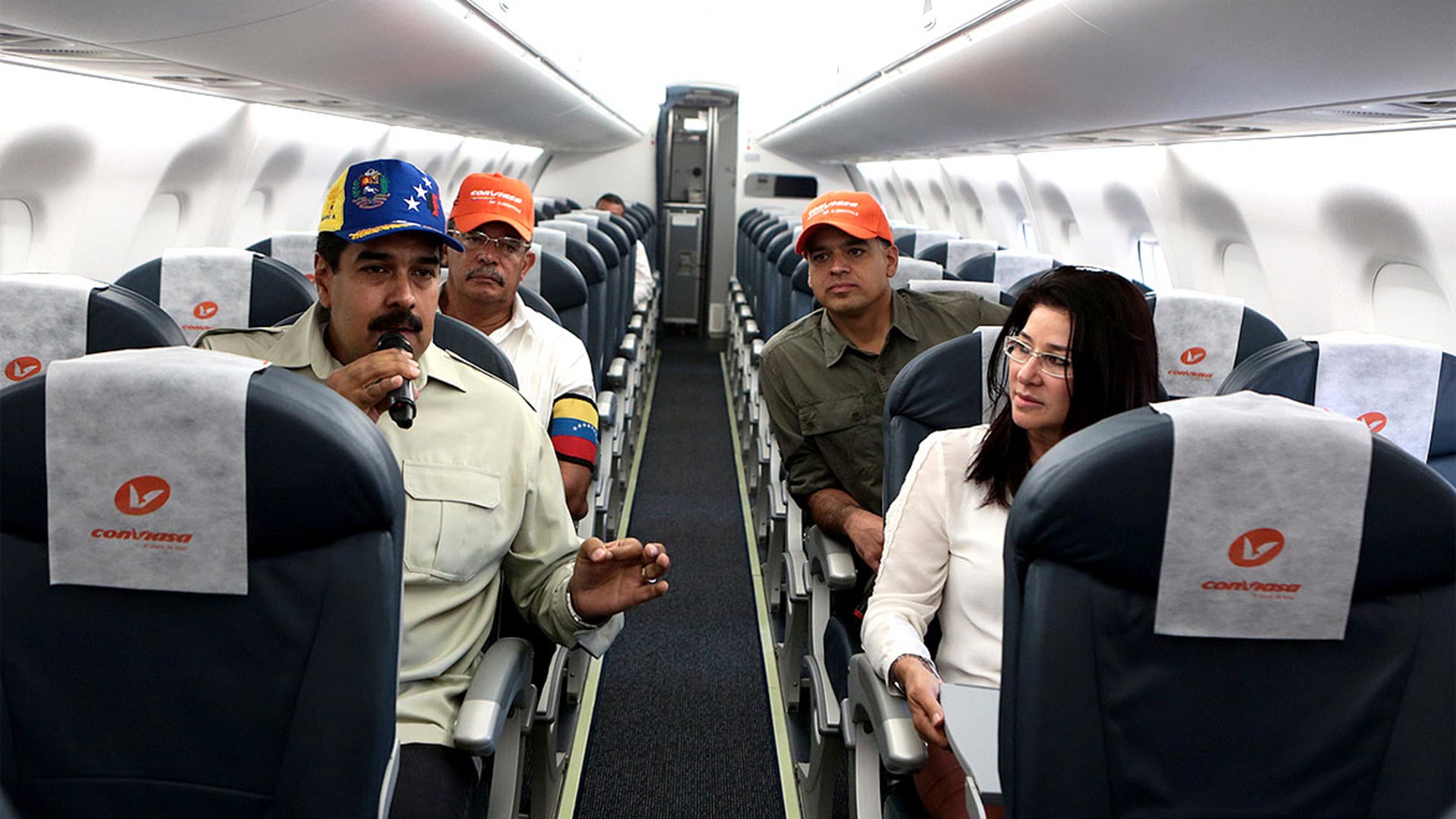 Nicolás Maduro vuela siempre con Conviasa (archivo)