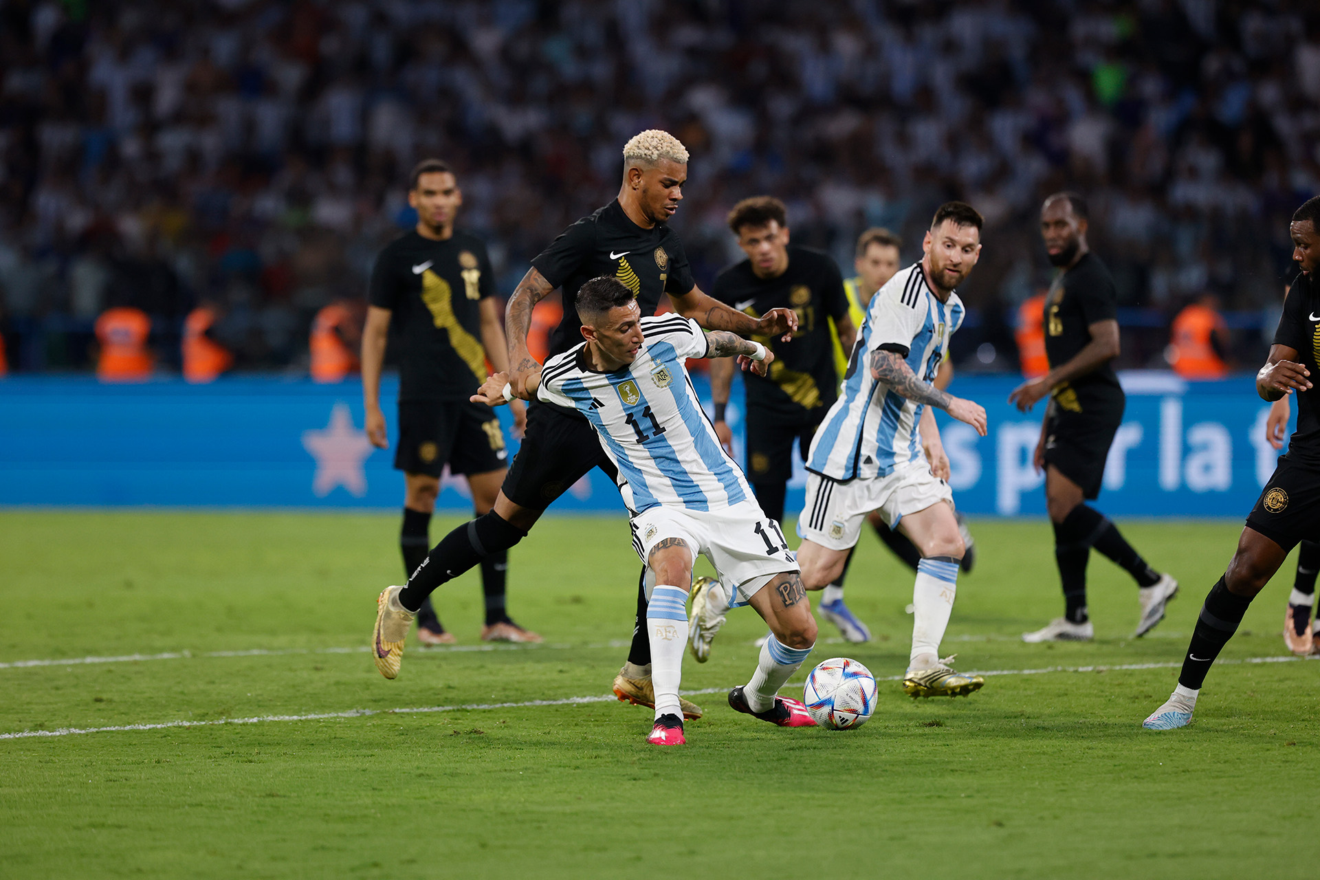El último partido de la selección campeona del mundo fue ante Curazao en Santiago del Estero. La Argentina goleó 7-0 a los centroamericanos Crédito: Mario Sar)