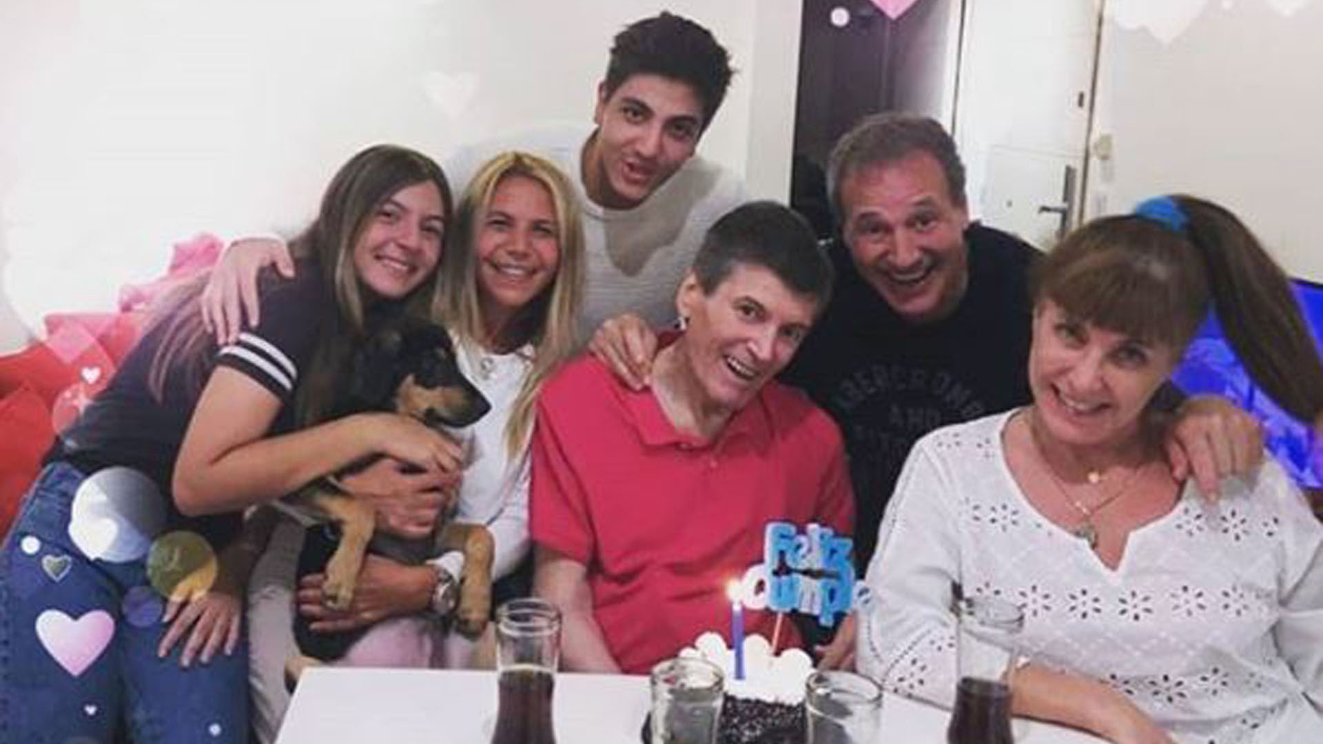 Carlín Calvo con su familia y amigos (Foto: Instagram)