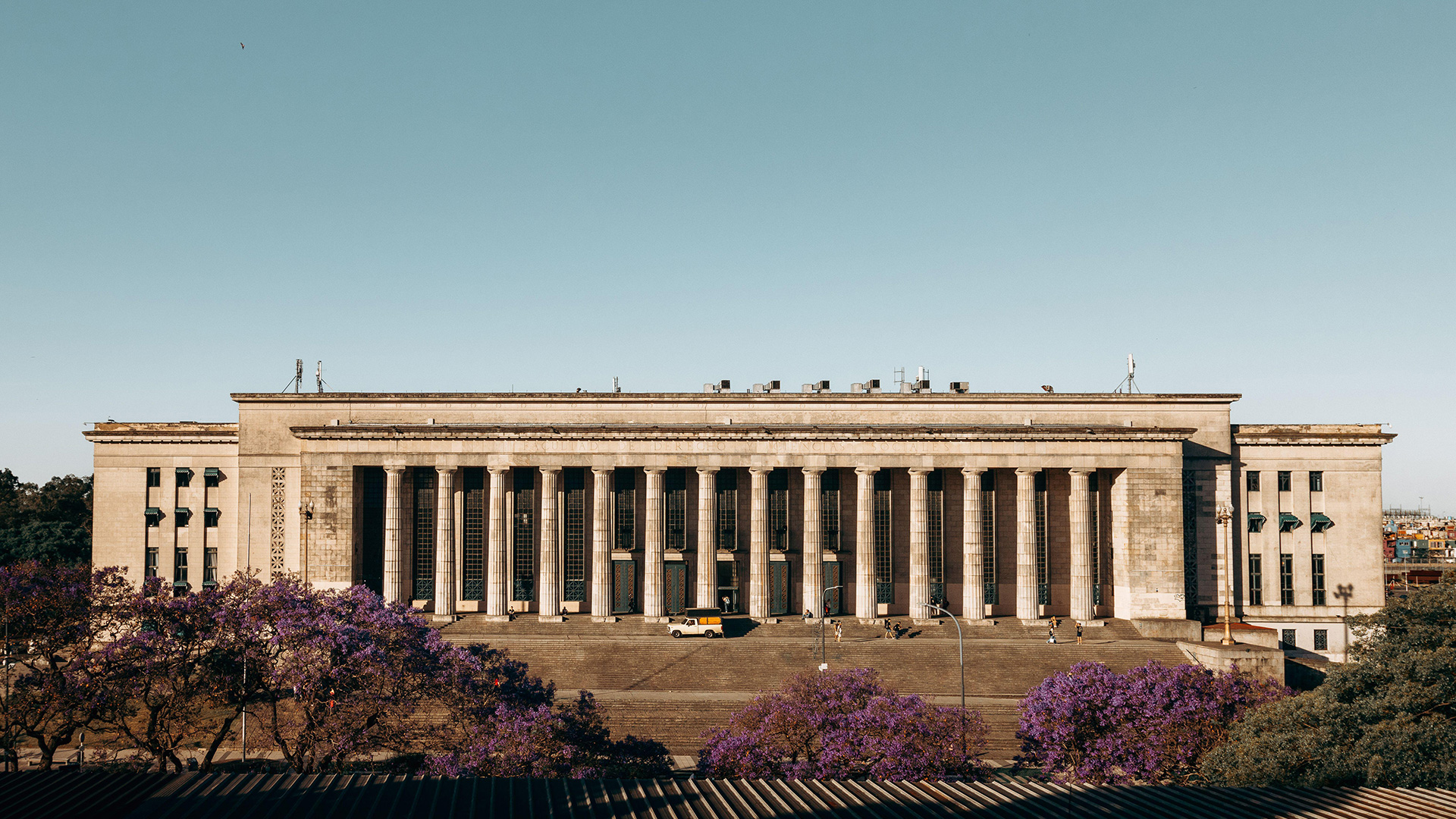 Cobro a estudiantes extranjeros: qu&eacute; piensa el Gobierno, la postura de las universidades y la puja judicial de fondo