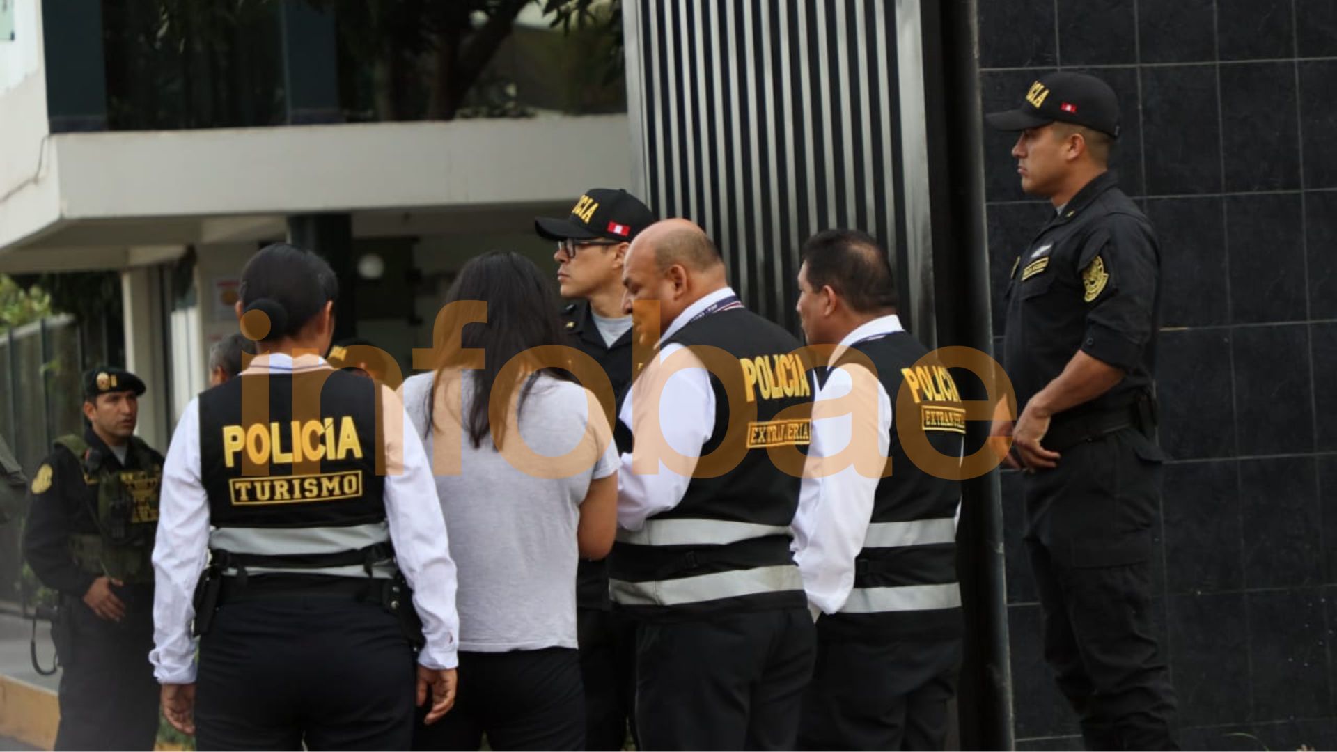 Fiscales y Policía Nacional se movilizan por Alejandro Toledo | Paula Díaz - Infobae Perú