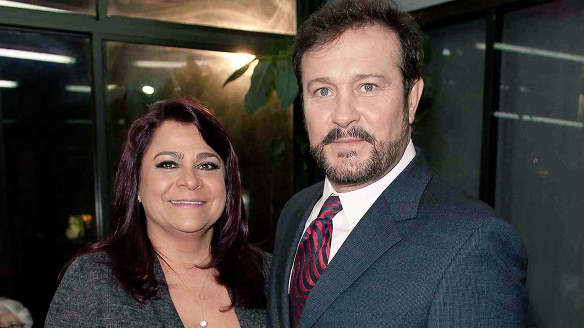 Arturo Peniche y su esposa Gaby han sido considerados como una de las parejas más estables del medio artístico mexicano (Foto: Twitter@CarLon_2020)