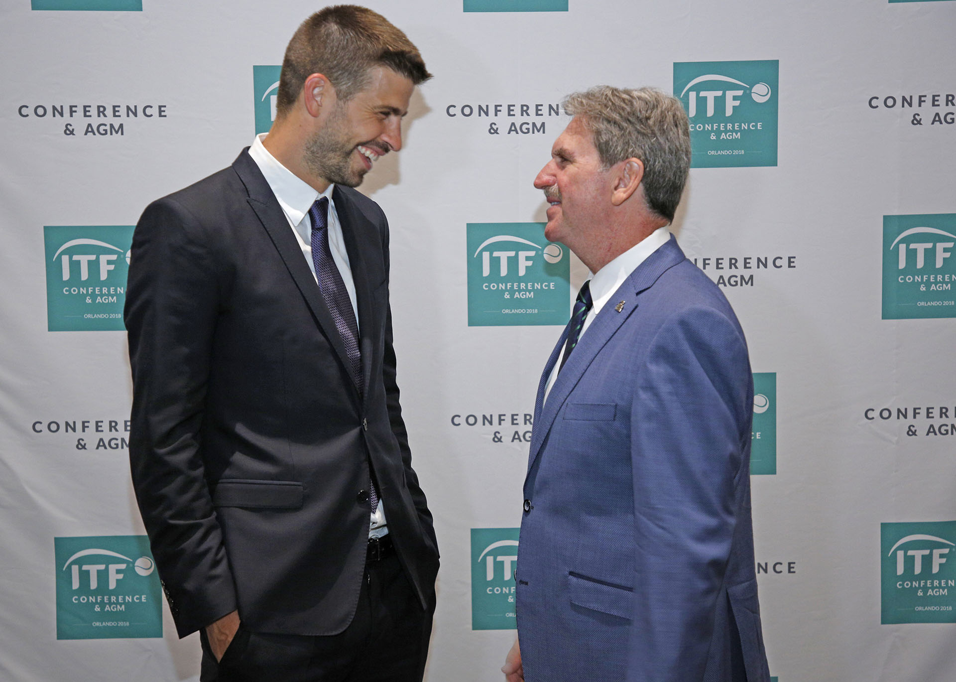 Gerard Piqué y David Haggerty, Presidente de la Federación Internacional de Tenis