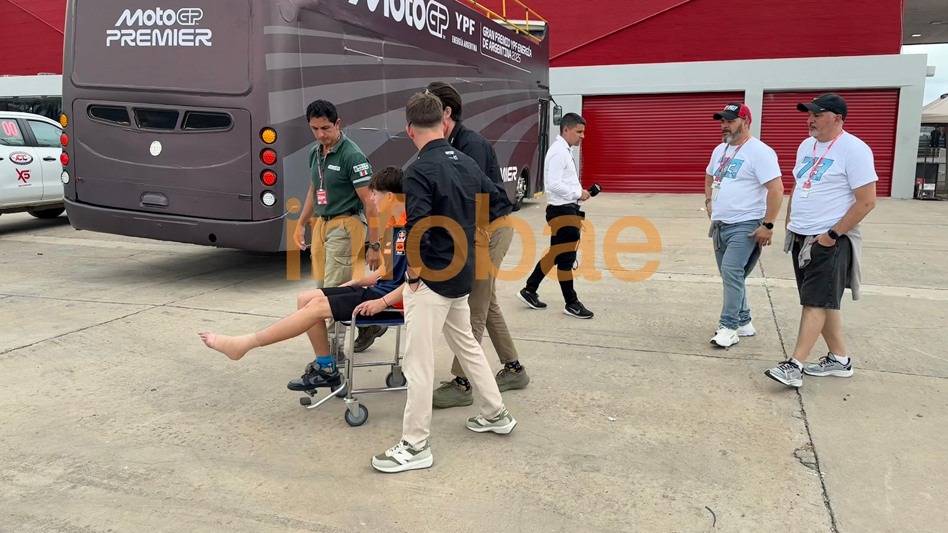 “Se pegó un tremendo golpe, pero está bien”: así vivió Marcelo Perrone el brutal accidente de su hijo de 17 años en el Moto3