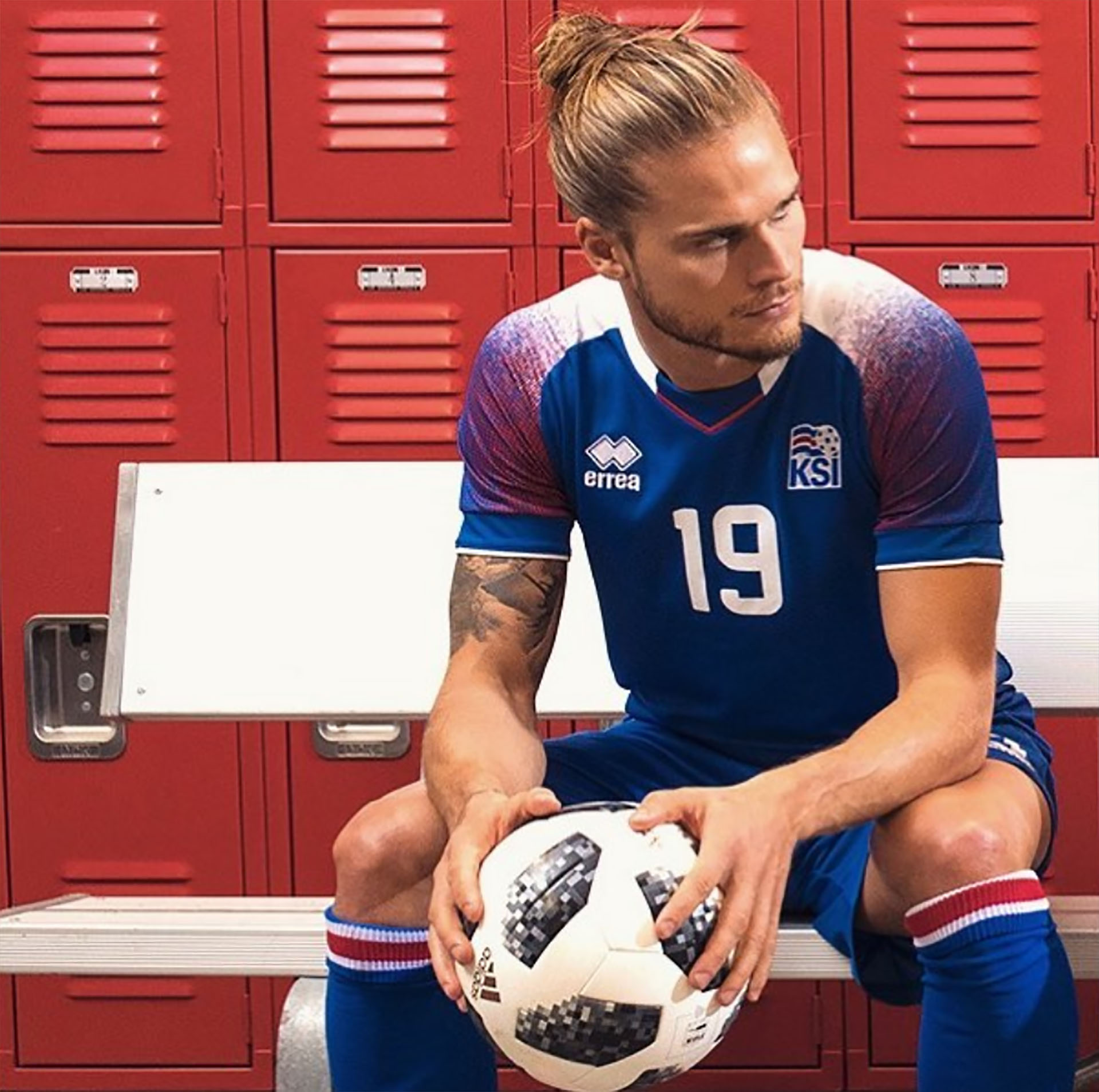 Converger desinfectar Nominal Gislason, el islandés que jugó el Mundial 2018, dejó el fútbol para ser  actor y recibe propuestas exóticas - Infobae