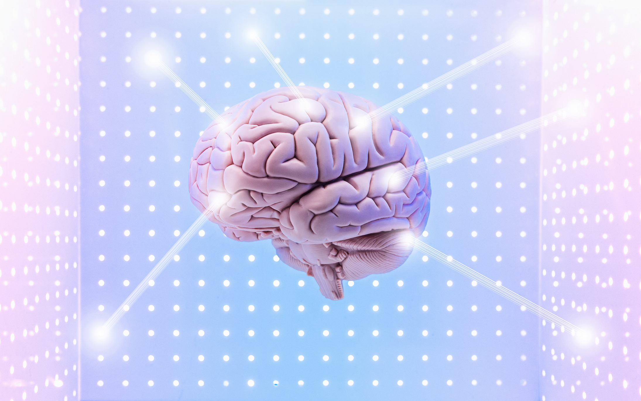"El cerebro está adaptándose permanentemente al contexto, cambiando y generando miles de conexiones nuevas", aseguró Manes a Infobae (Getty Images)