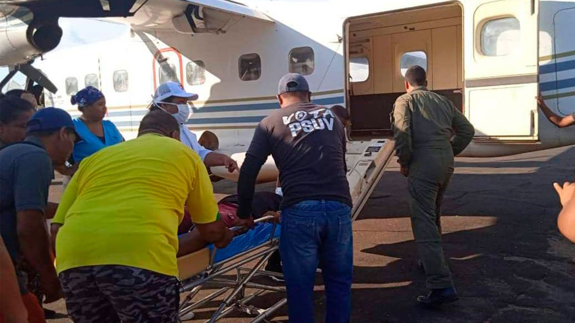 Dos de las víctimas fueron trasladadas al hospital María Garrido en Atabapo, mientras que el tercero fue llevado a la ciudad de Puerto Inírida, en el departamento del Guainía en Colombia (@FundaREDES_)