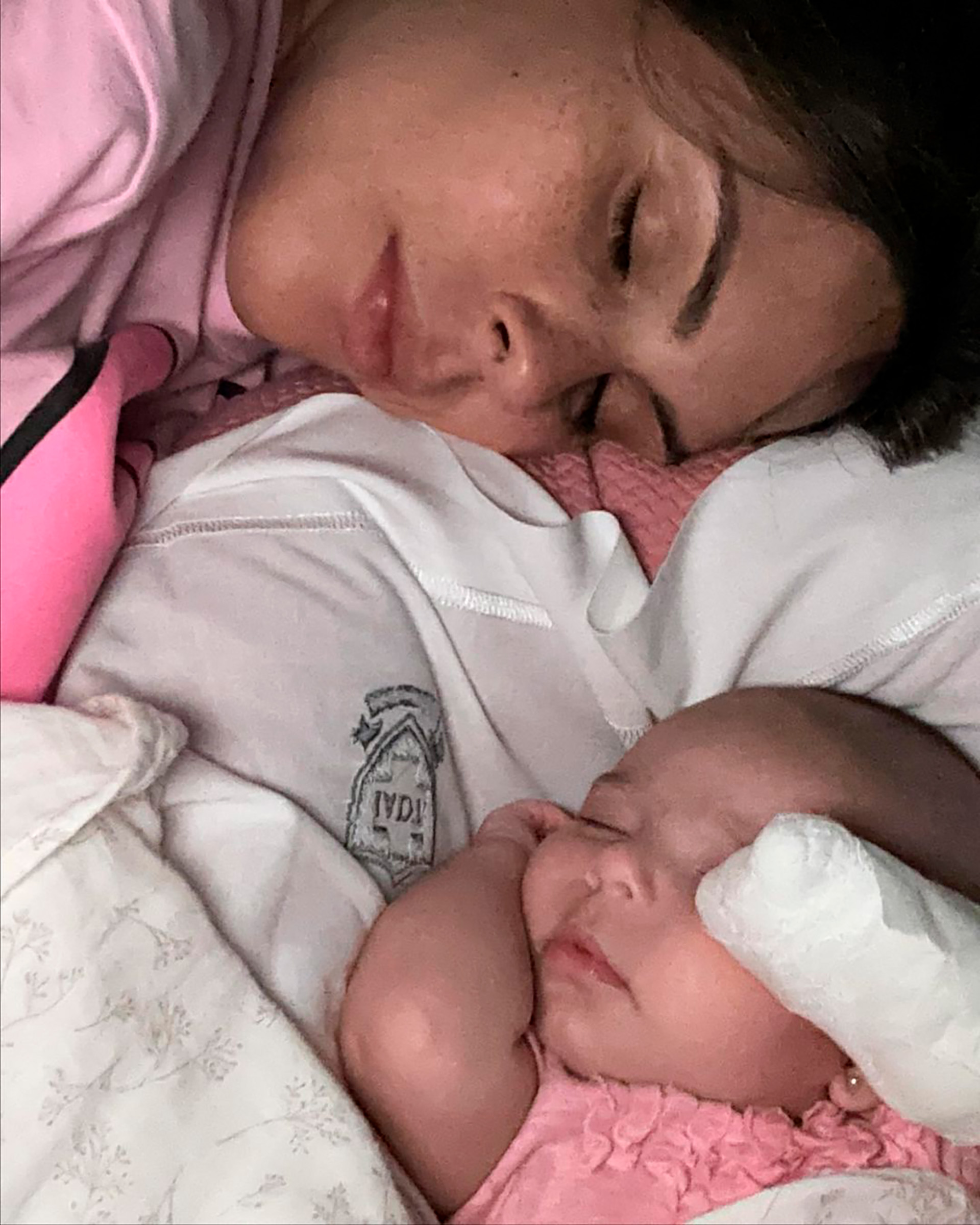 Barby Franco and her daughter Sarah while she was hospitalized (Photo: Instagram)