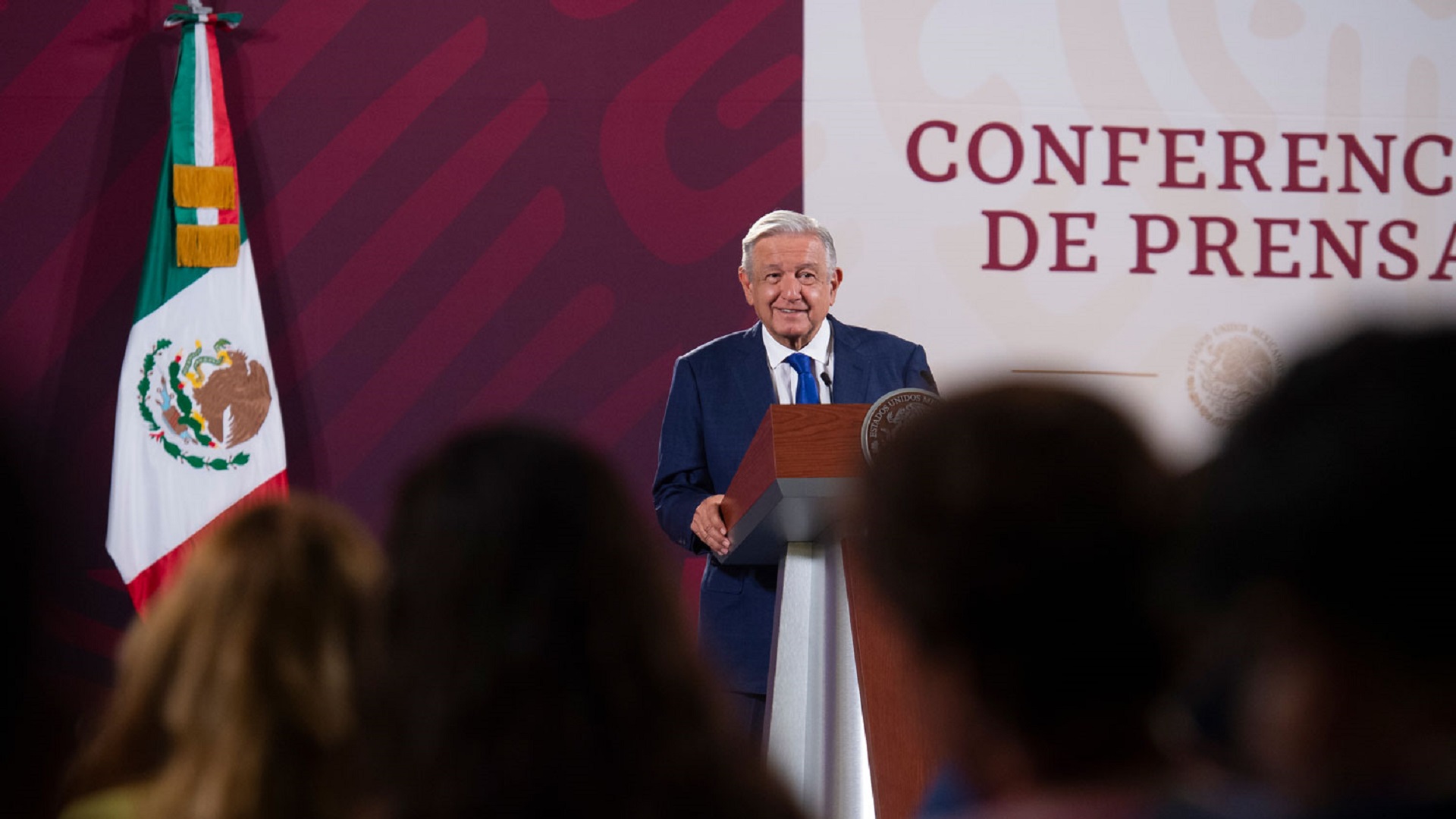 AMLO offers his traditional morning from the Treasury Hall of the National Palace this Wednesday, May 24.  (Presidency)