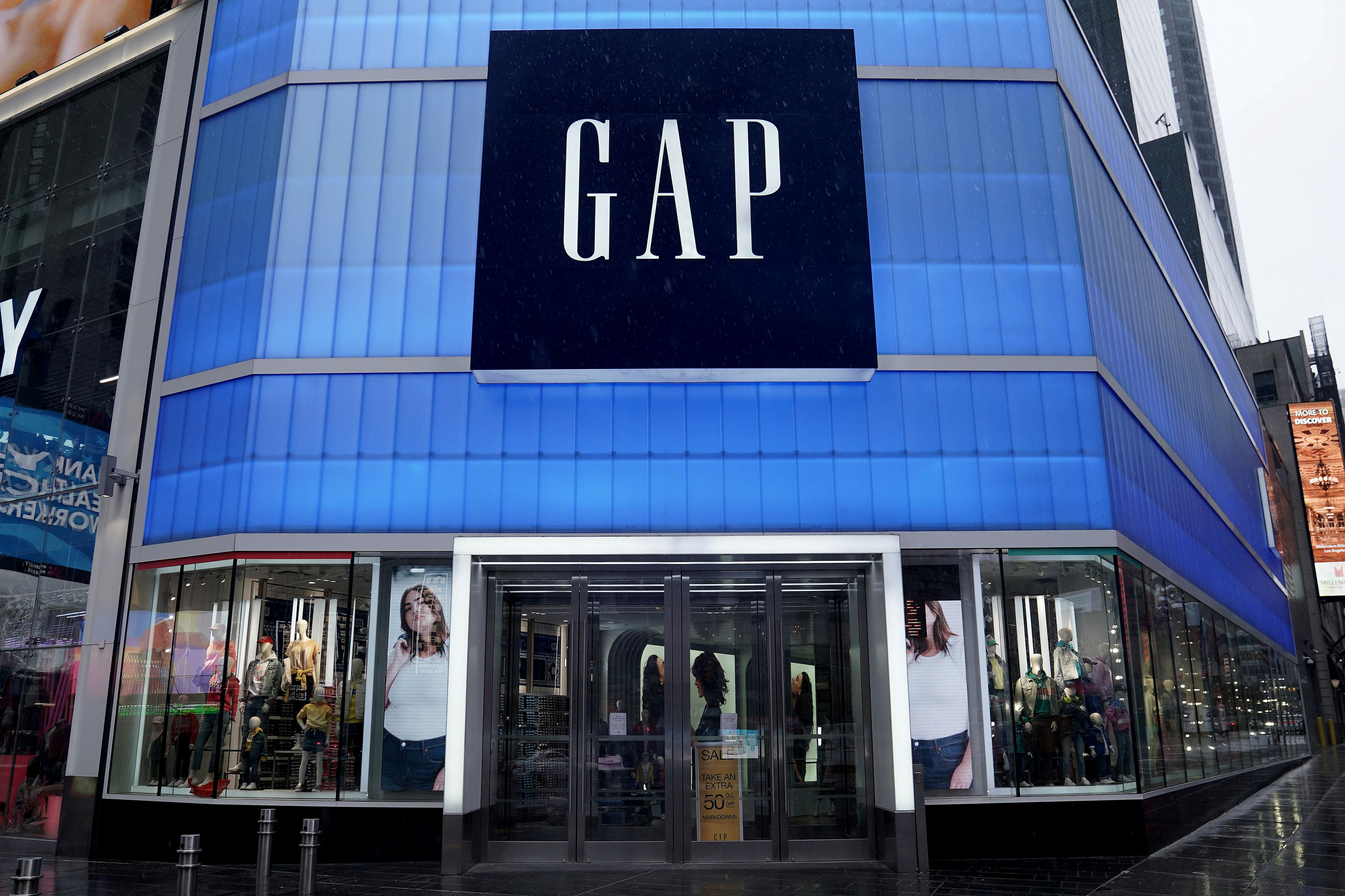 La marca GAP llega al mercado argentino: se venderá online a través de una  plataforma de venta de indumentaria - Infobae