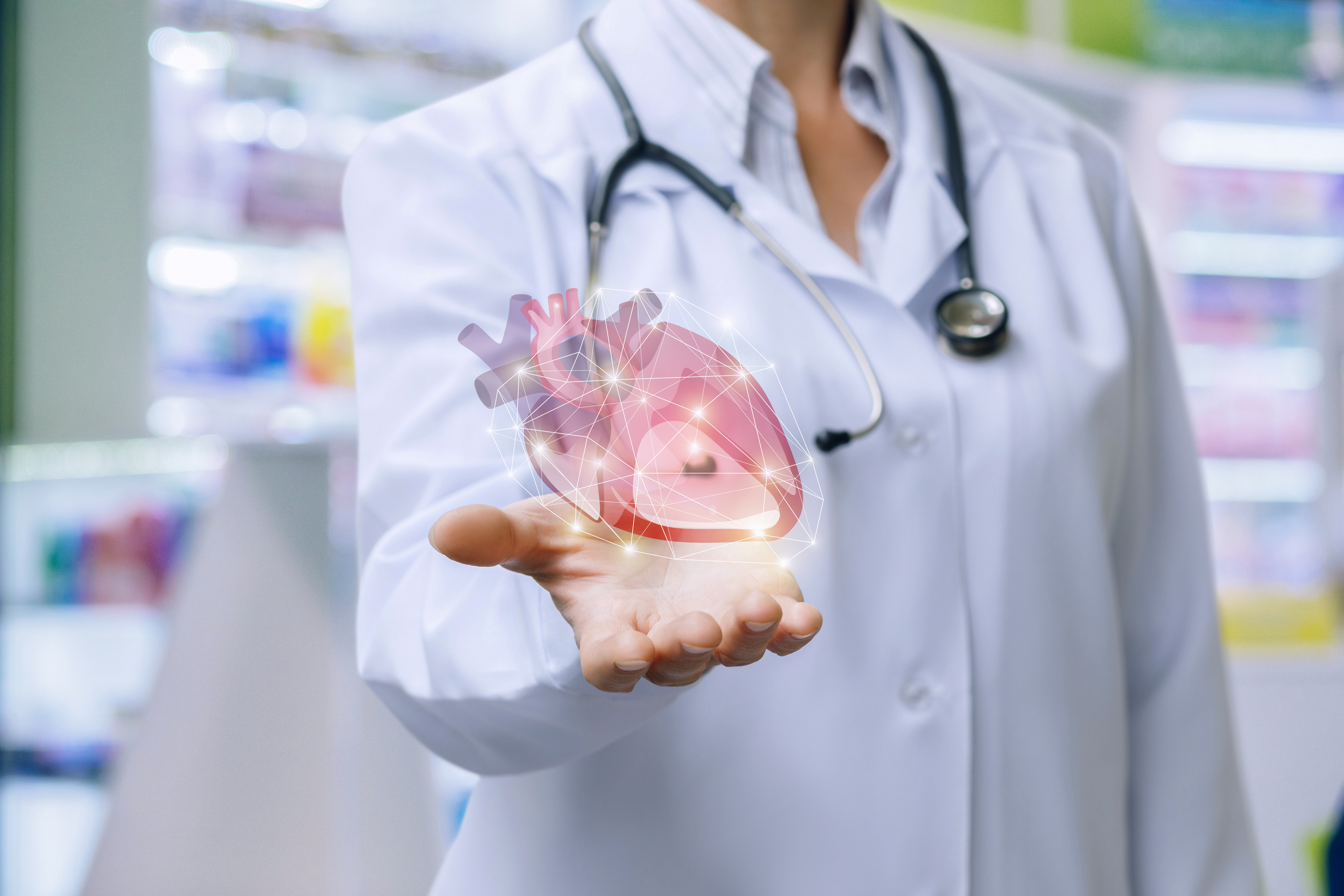 De acuerdo a la evidencia reunida, la infección por SARS-CoV-2 puede dañar el corazón tanto directa como indirectamente (Shutterstock)
