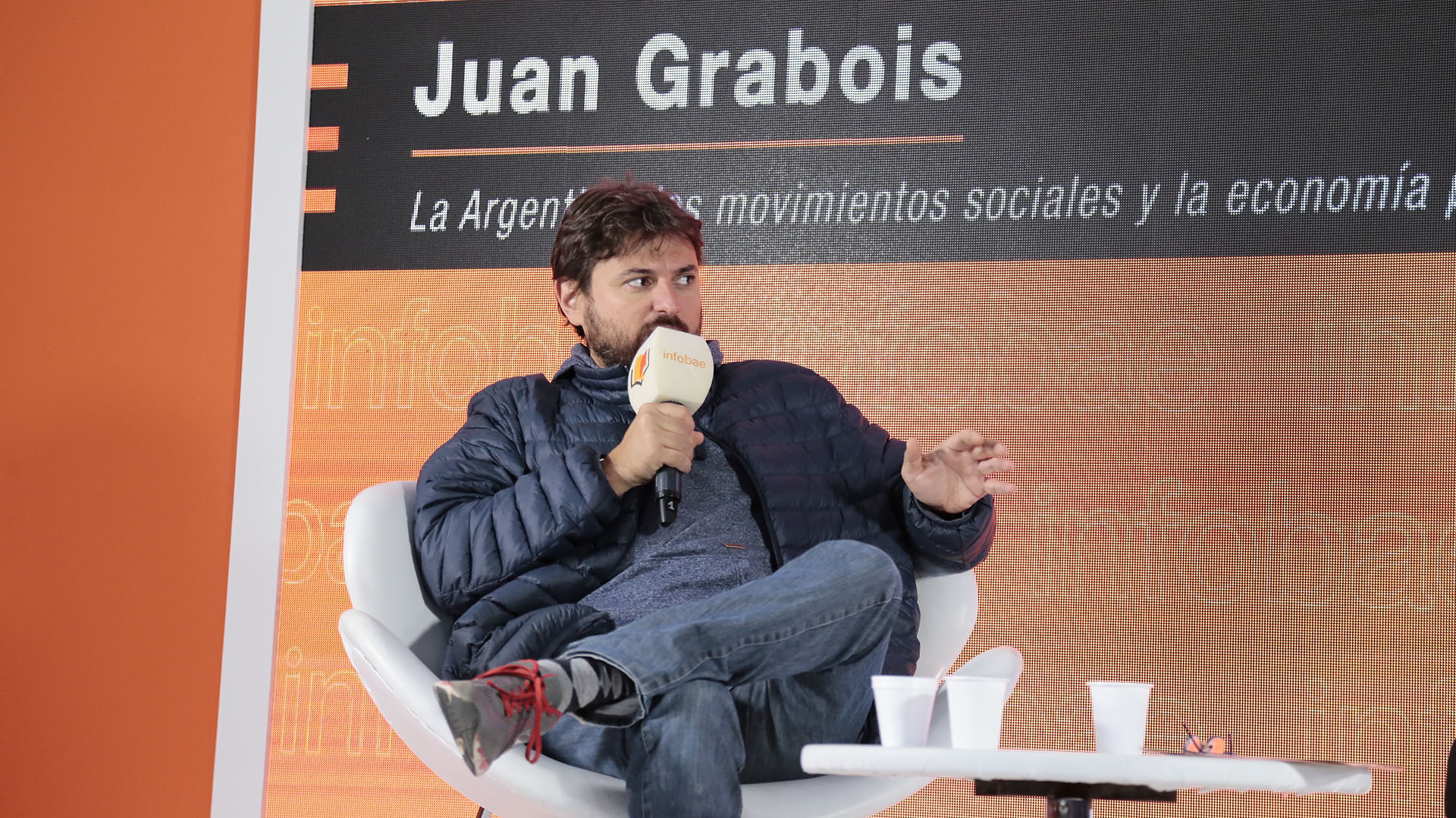 Juan Grabois pasó por el stand de Infobae en la Feria del Libros de Buenos Aires.
