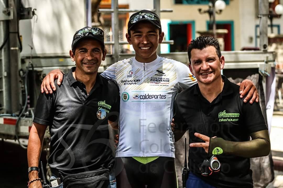 Papá de Esteban Chaves habla del proceso que llevó a Santiago Buitrago a triunfar en el Giro de Italia